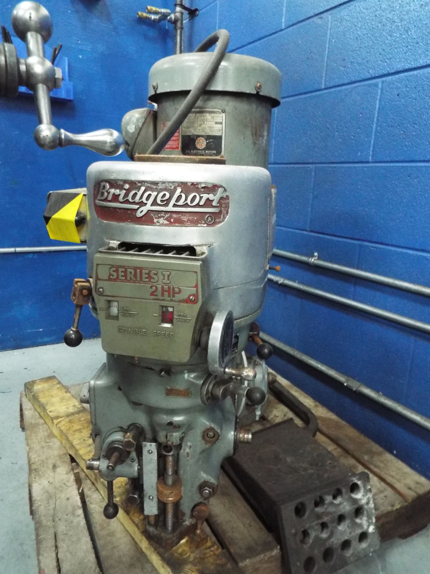 BRIDGEPORT SERIES I VERTICAL MILLING MACHINE WITH 42" X 9" TABLE, SPEEDS TO 4200 RPM, 2 HP, S/N: - Image 2 of 2