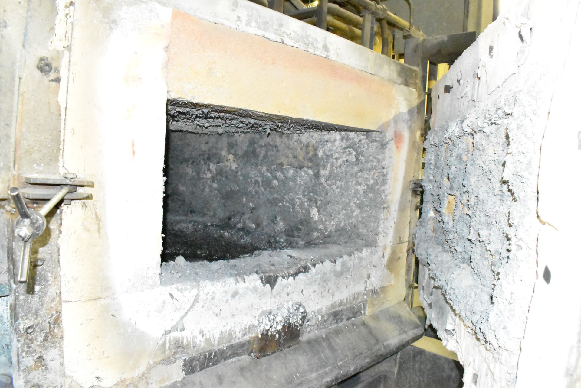 GASMAC TMDH 1800 NATURAL GAS FIRED ALUMINUM MELTING & HOLDING FURNACE WITH ALLEN BRADLEY PANELVIEW - Image 9 of 12