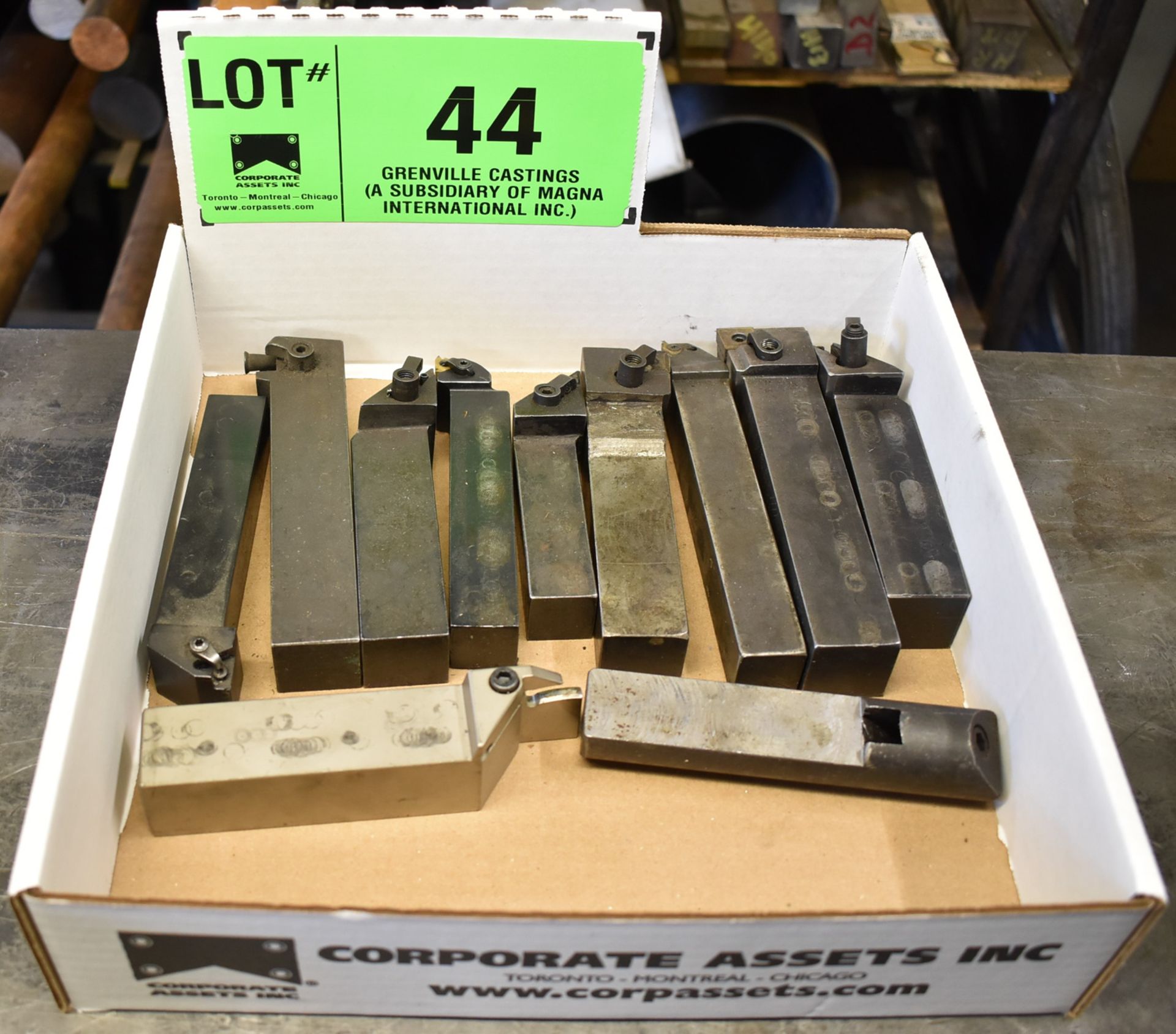 LOT/ CARBIDE INSERT LATHE CUTTERS