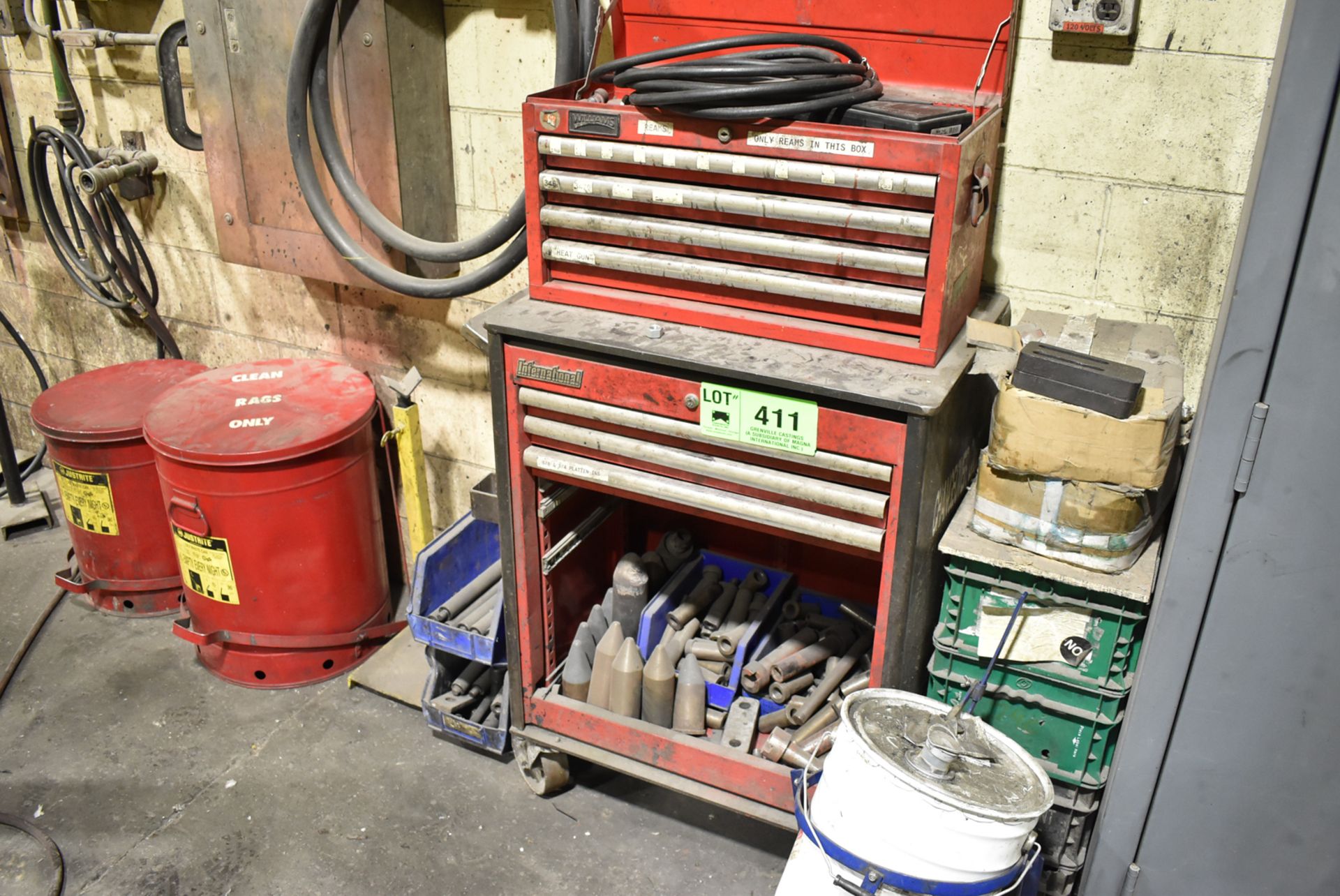 LOT/ ROLLING TOOL CHEST WITH TOOLS, SAFETY CANS & DRUM TIPPER