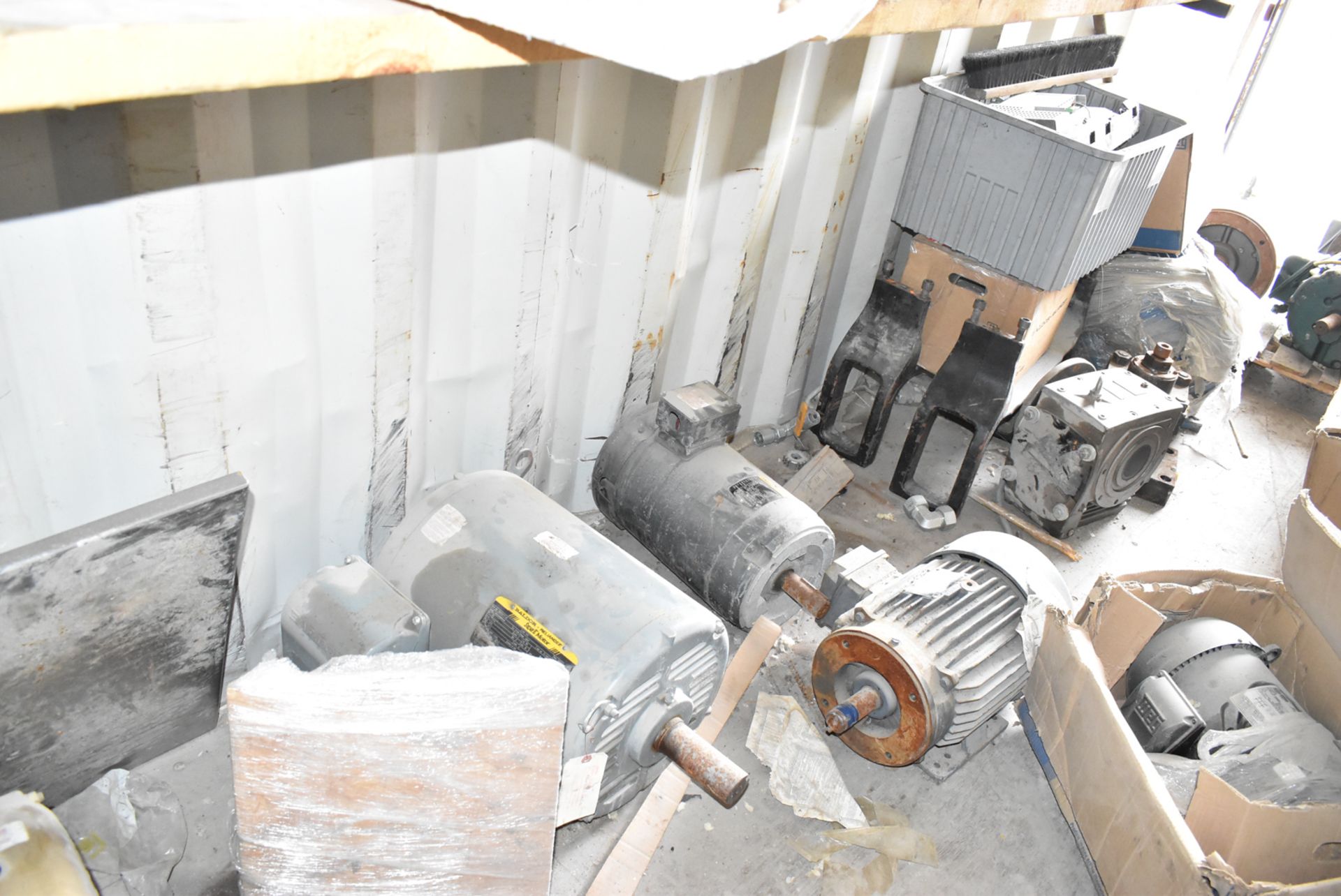 LOT/ CONTENTS OF SEA CONTAINER - SPARE MOTORS, GEARBOXES, PYROTEK DIE CASTING SUPPLIES, AIR TANK, - Image 19 of 19