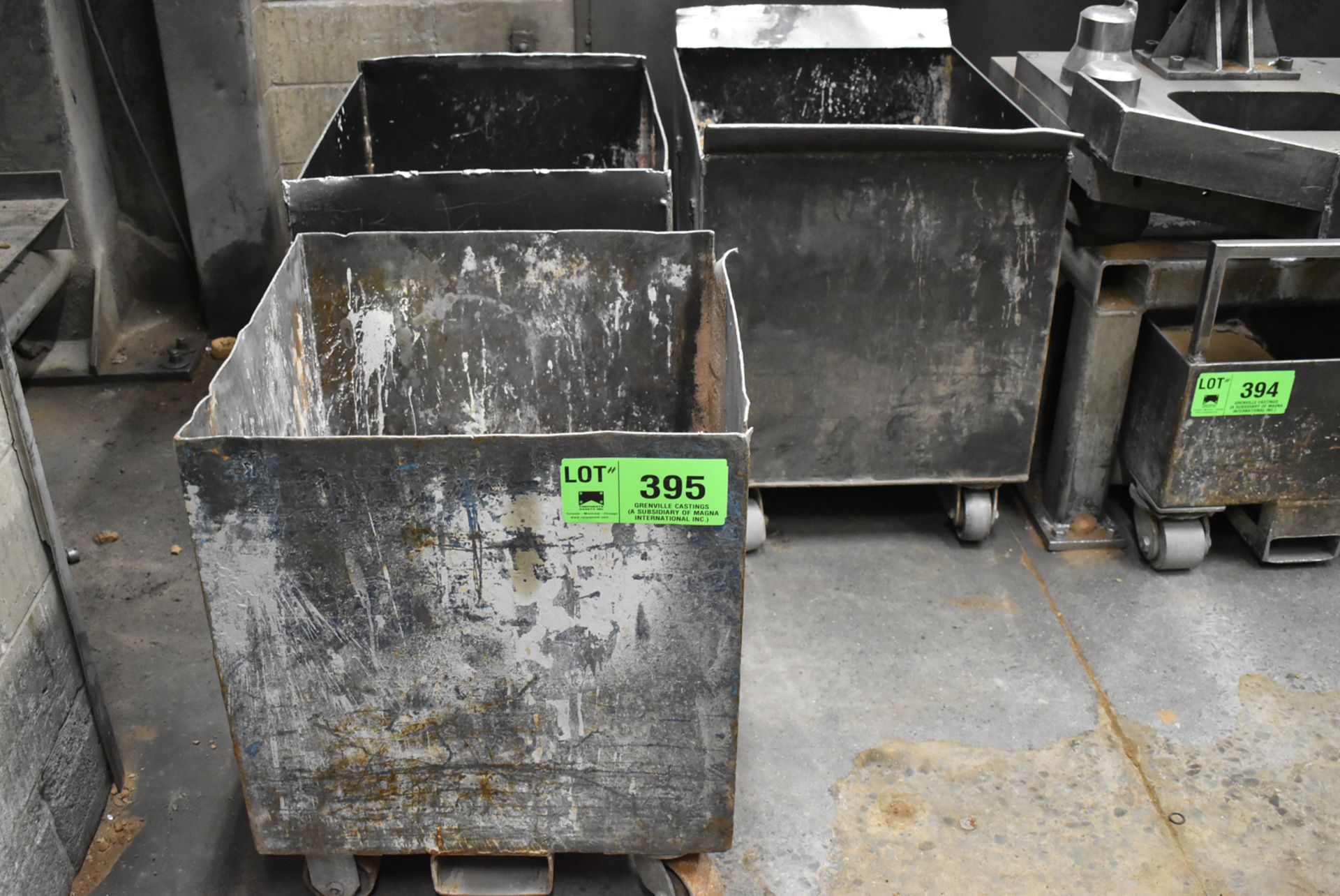 LOT/ STEEL BINS