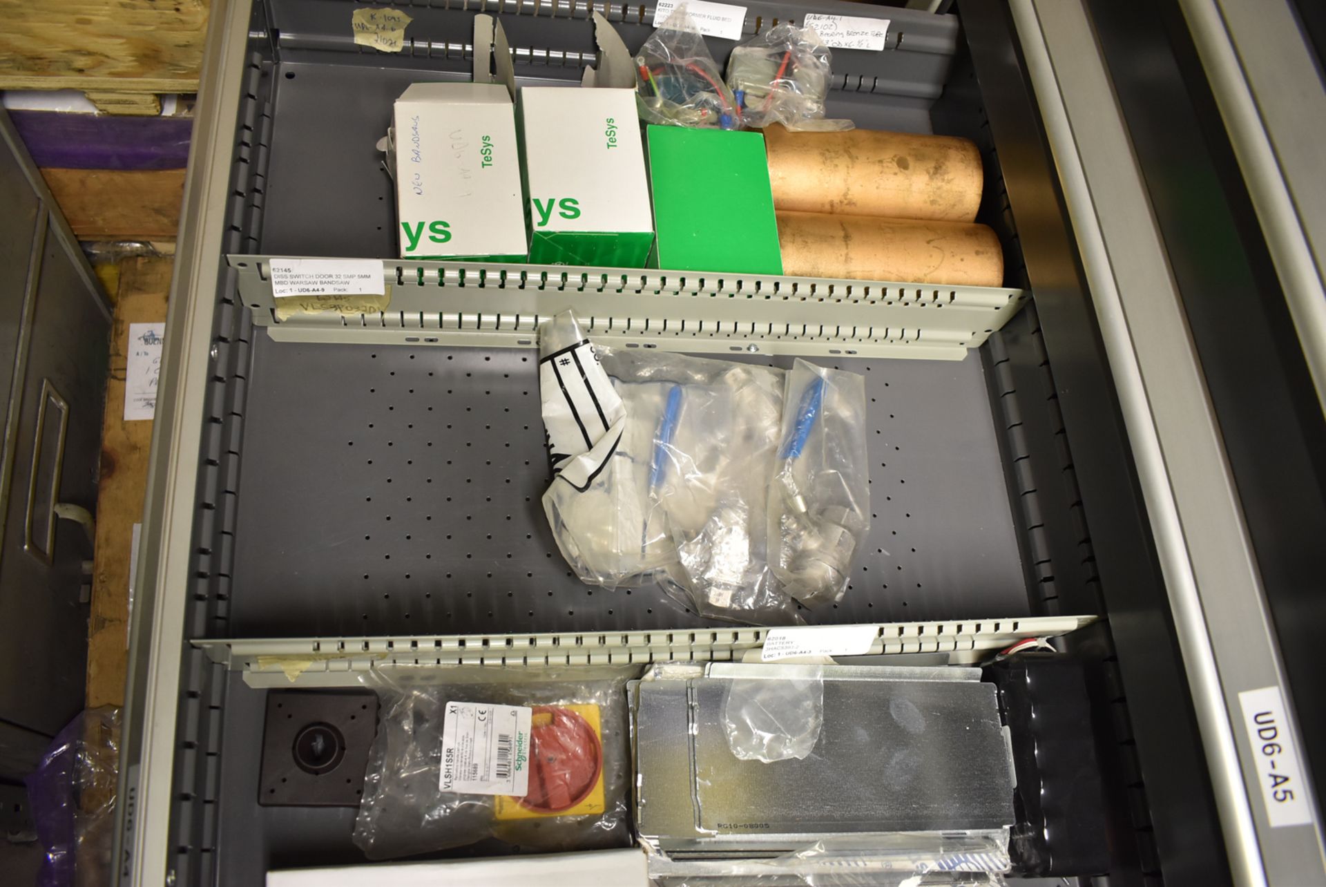 LOT/ CONTENTS OF DRAWER INCLUDING CHECK VALVES, PRESSURE GAUGES, SWITCHES, SPARE PARTS & MROs - Image 3 of 3