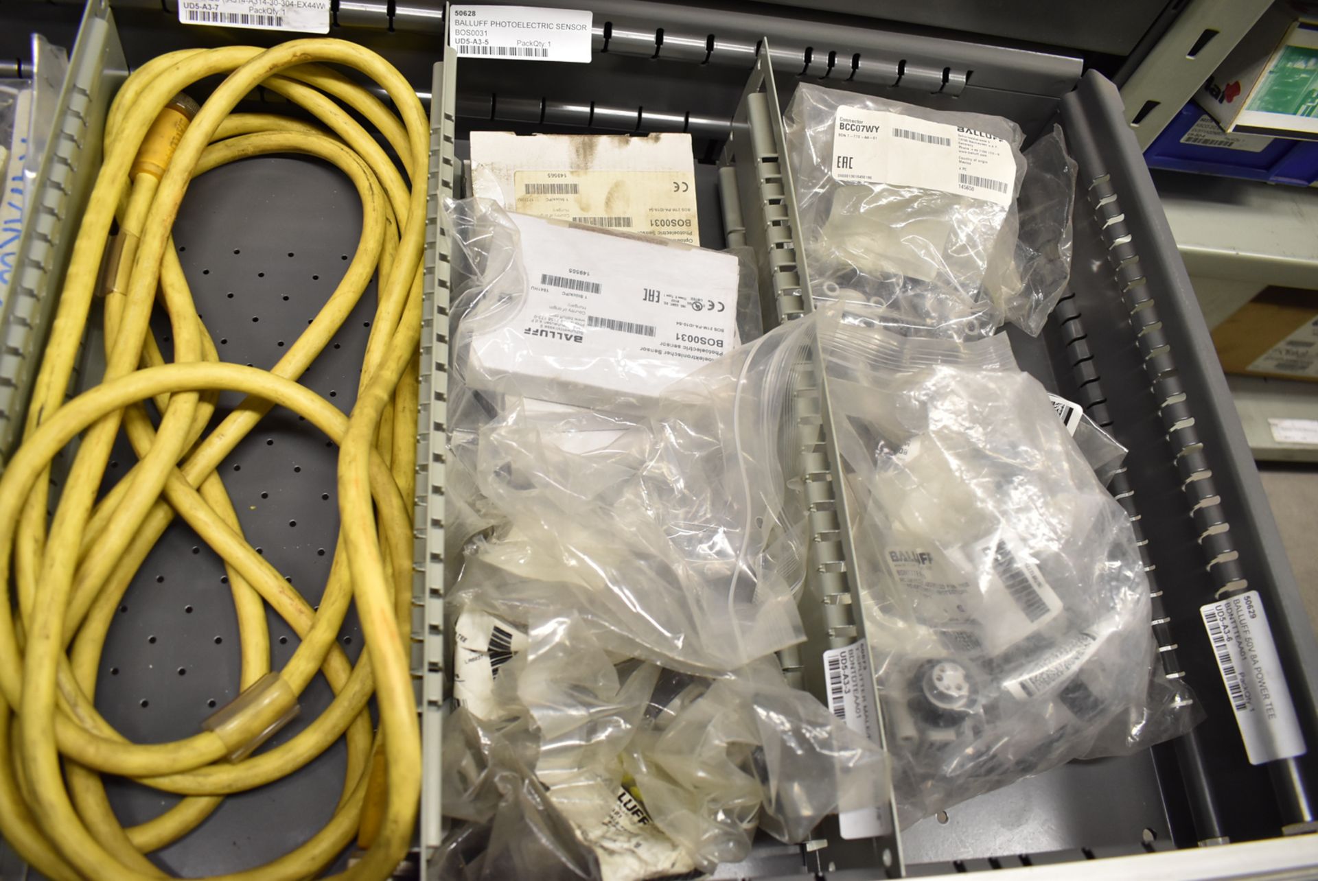 LOT/ CONTENTS OF DRAWER INCLUDING SPLITTERS, CONNECTORS, ROBOT CABLES, SPARE PARTS & MROs - Image 4 of 4