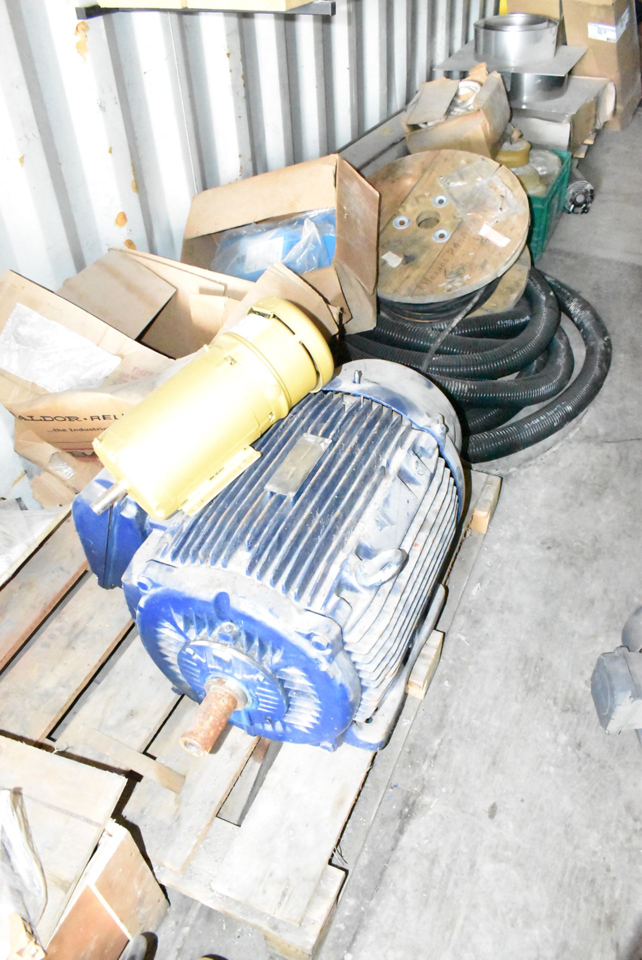 LOT/ CONTENTS OF SEA CONTAINER - SPARE MOTORS, GEARBOXES, PYROTEK DIE CASTING SUPPLIES, AIR TANK, - Image 6 of 19