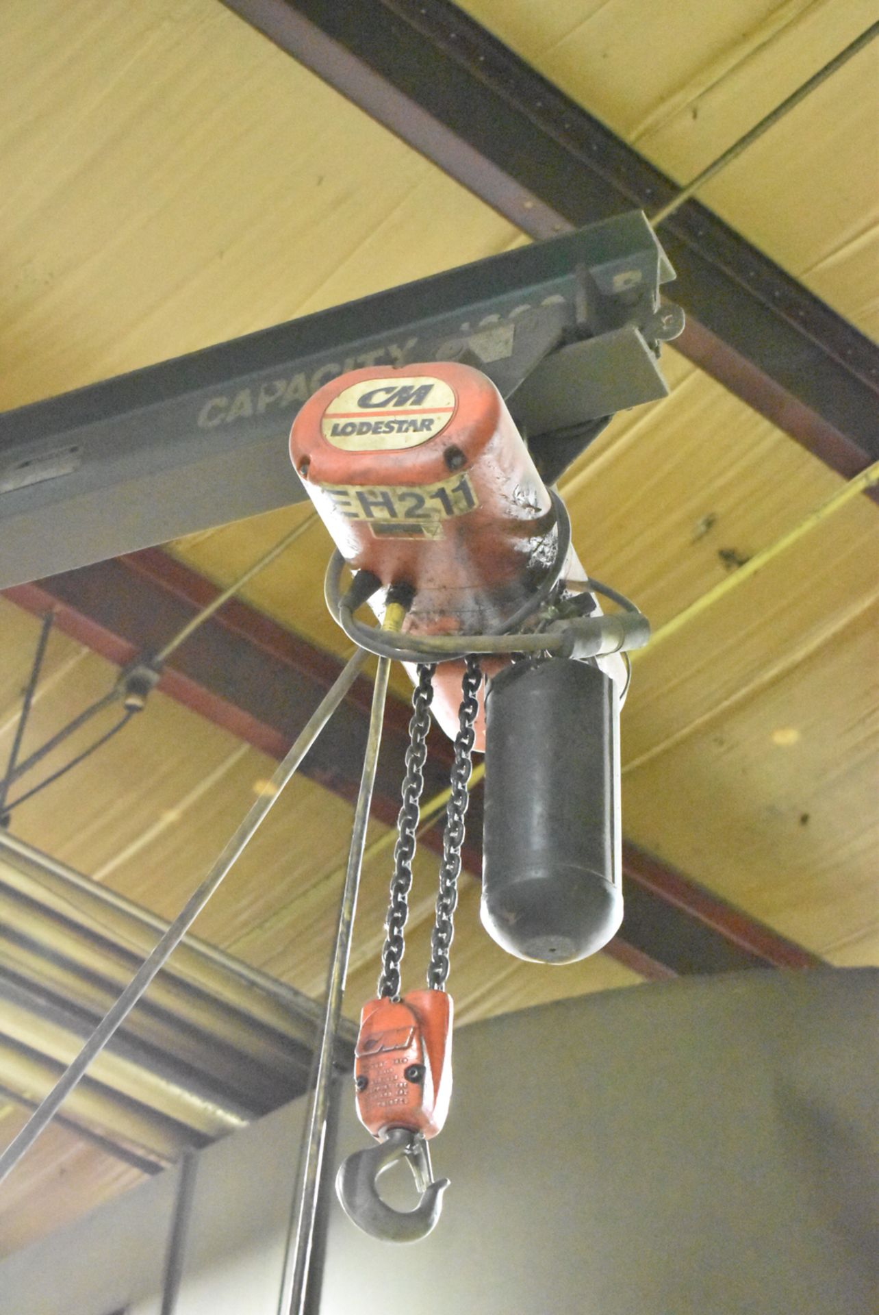 1000 LB CAP. FREE STANDING JIB ARM WITH APPROX. 7' SPAN, APPROX. 11' UNDER HOOK, CM LODESTAR 1/2 TON - Image 2 of 3