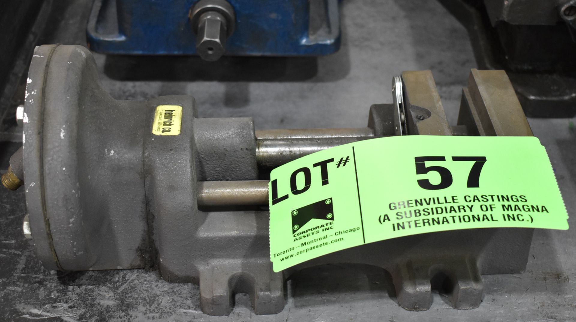 HEINRICH 4" PNEUMATIC VISE