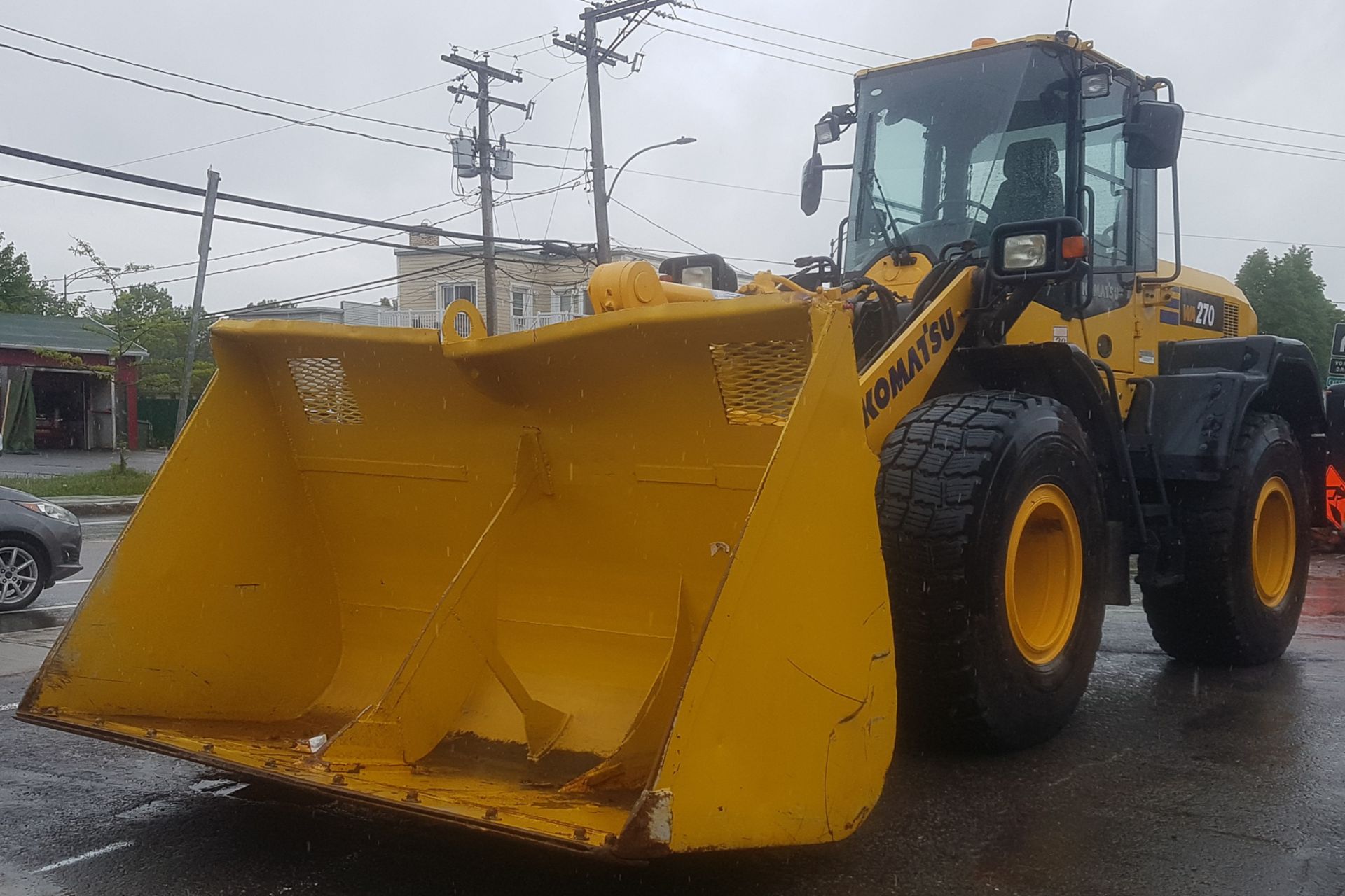 KOMATSU (2015) WA270 FRONT END WHEEL LOADER WITH ENCLOSED CAB, 3063 HOURS (RECORDED AT TIME OF