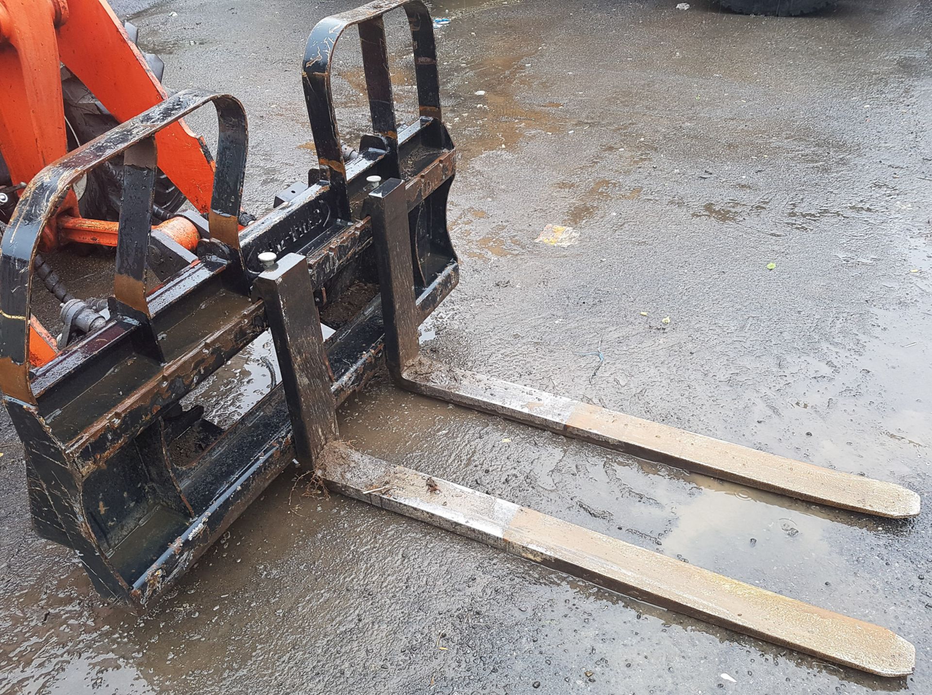 KUBOTA K9716 FORK ATTACHMENT