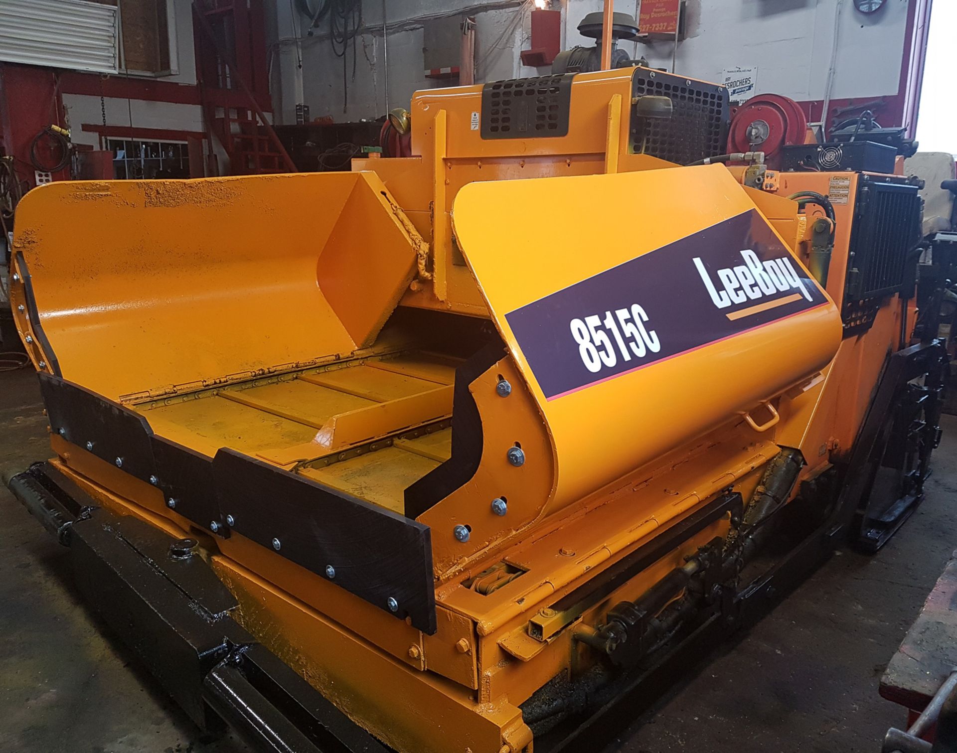 LEEBOY (2015) 8515C ASPHALT PAVER WITH 2789 HOURS (RECORDED AT TIME OF LISTING), S/N: 120211 - Image 2 of 6