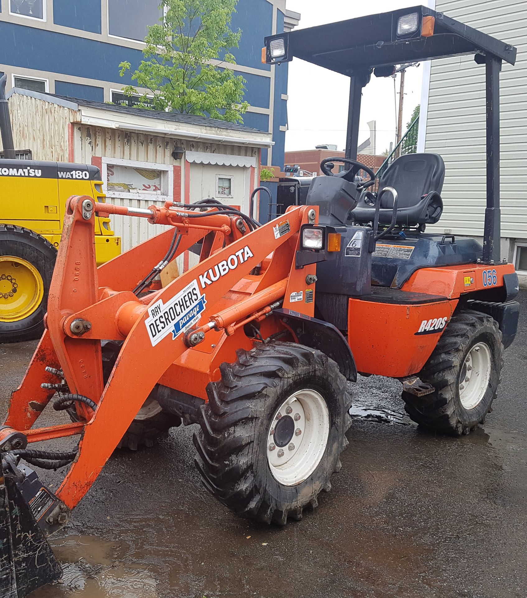 KUBOTA (2015) R420ST HEAVY DUTY ARTICULATING FRONT END LOADER WITH KUBOTA K9716 FORK ATTACHMENT