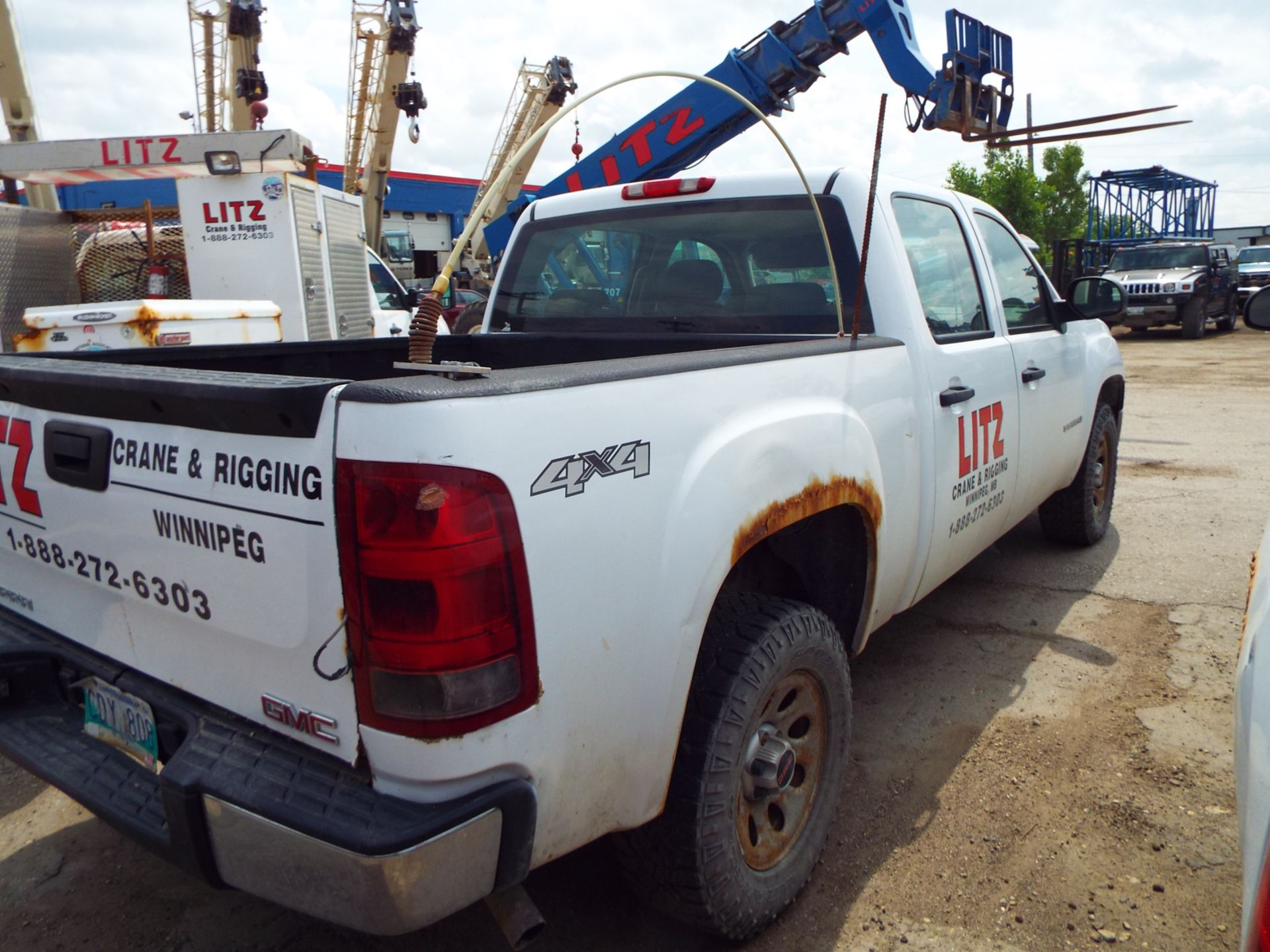 GMC (2008) SIERRA 1500 CREW CAB PICKUP, VORTEC V8 GAS ENGINE, AUTOMATIC TRANSMISSION, 4X4, PL, AM/ - Image 4 of 8