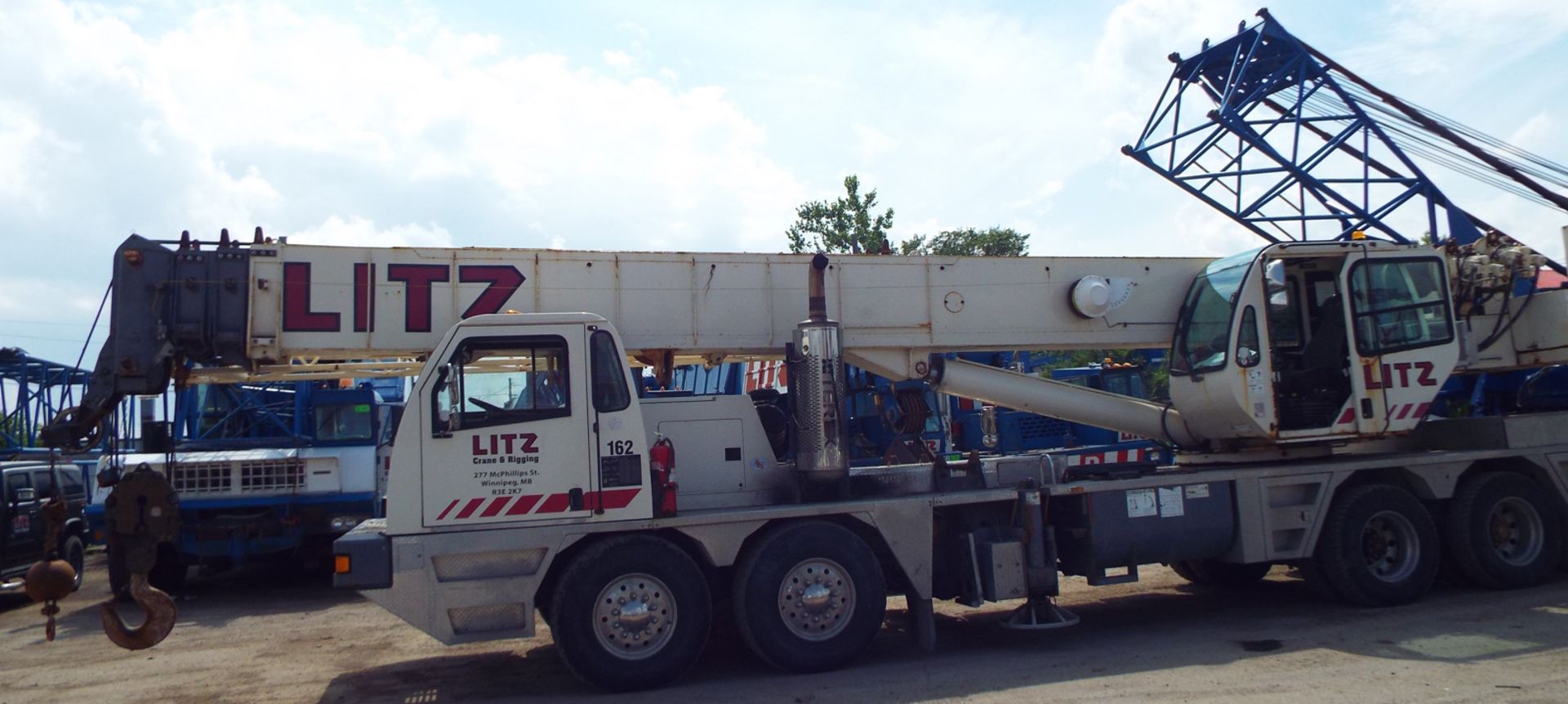 TEREX (2009) T500, 60 TON HYDRAULIC TRUCK CRANE, 110' MAX HEIGHT, 43.8 TRANSPORT LENGTH, 425/65R22.5 - Image 3 of 11