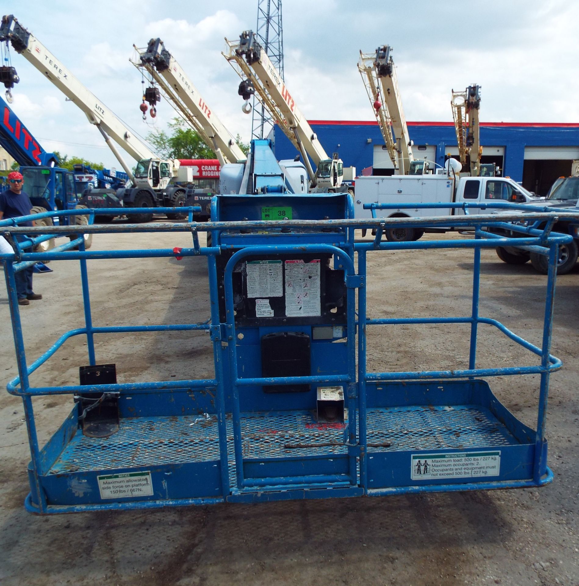 GENIE (2006) S125 ROUGH TERRAIN BOOM LIFT, 125' MAX HEIGHT, 80' MAX PLATFORM REACH, 4X4, 500LB RATED