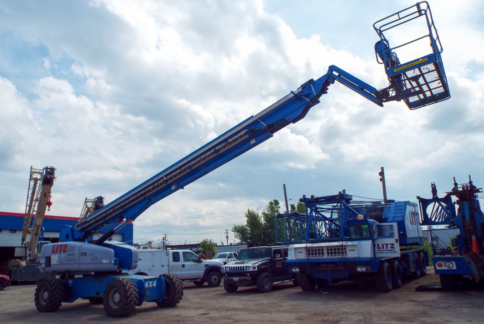 GENIE (2006) S125 ROUGH TERRAIN BOOM LIFT, 125' MAX HEIGHT, 80' MAX PLATFORM REACH, 4X4, 500LB RATED - Image 3 of 9