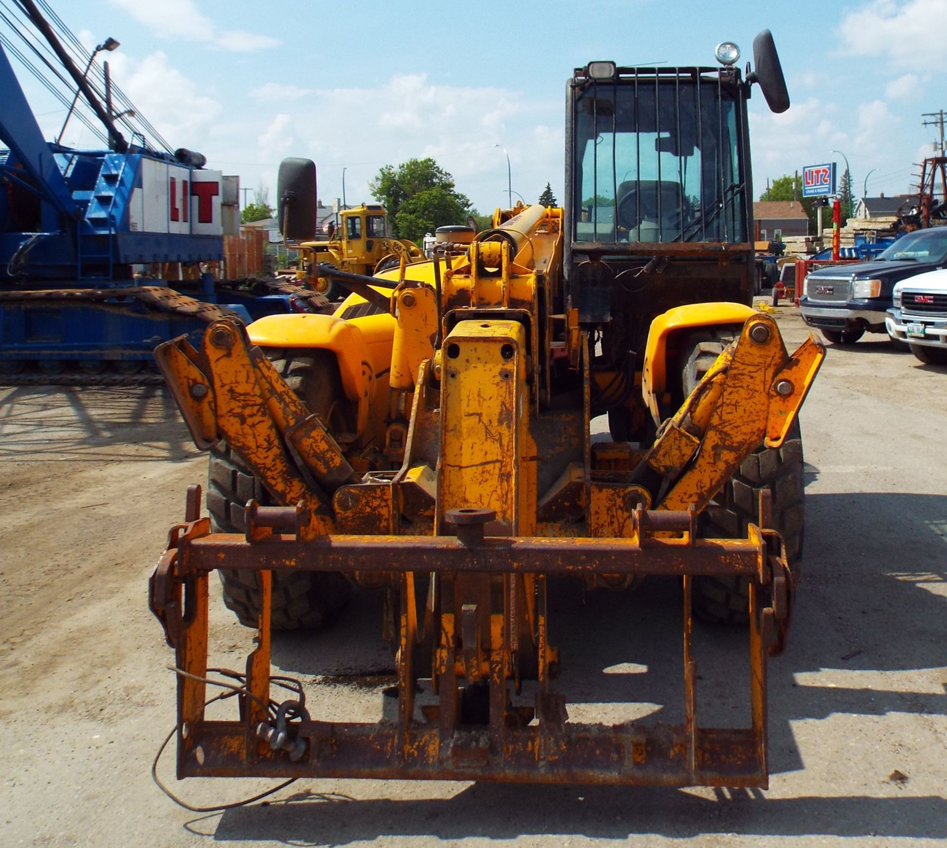 JCB (2001) 550 EXTEND-A-BOOM FORKLIFT, 10,000 LB CAPACITY, 17.5-25 TIRES, 3-STAGE BOOM, FRONT - Image 2 of 6