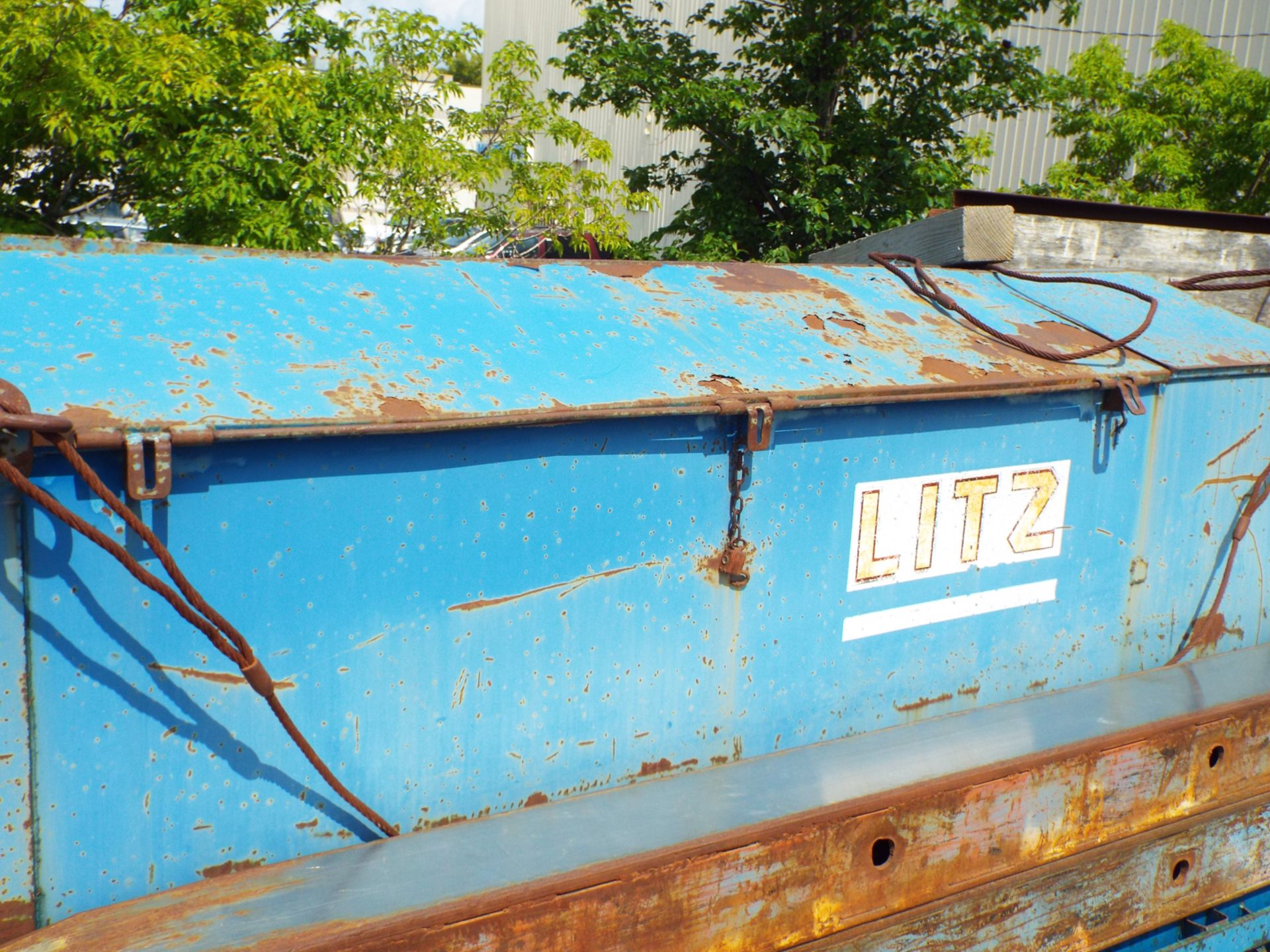 LOT/ CONTENTS OF TRAILER, INCLUDING HYDRAULIC WINCH WITH BUILT-IN POWER-PACK, STEEL SLIDERS AND - Image 3 of 4