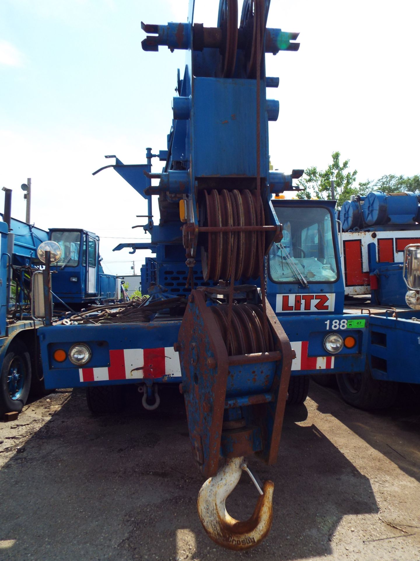 GROVE (1981) 8465G, 65 TON HYDRAULIC TRUCK CRANE, DETROIT DIESEL ENGINE, AUTOMATIC TRANSMISSION, - Image 3 of 9