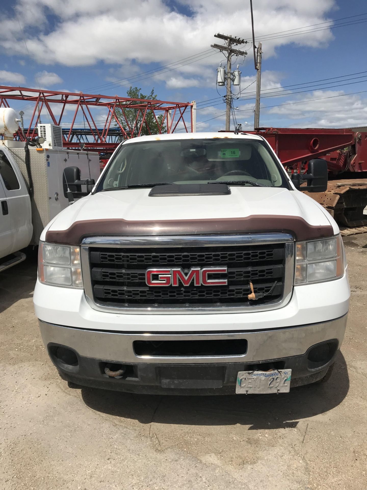 GMC (2011) 2500 HD CREW CAB PICKUP, VORTEC V8 GAS ENGINE, AUTOMATIC TRANSMISSION, 4X4, PL, AM/FM-CD, - Image 5 of 5