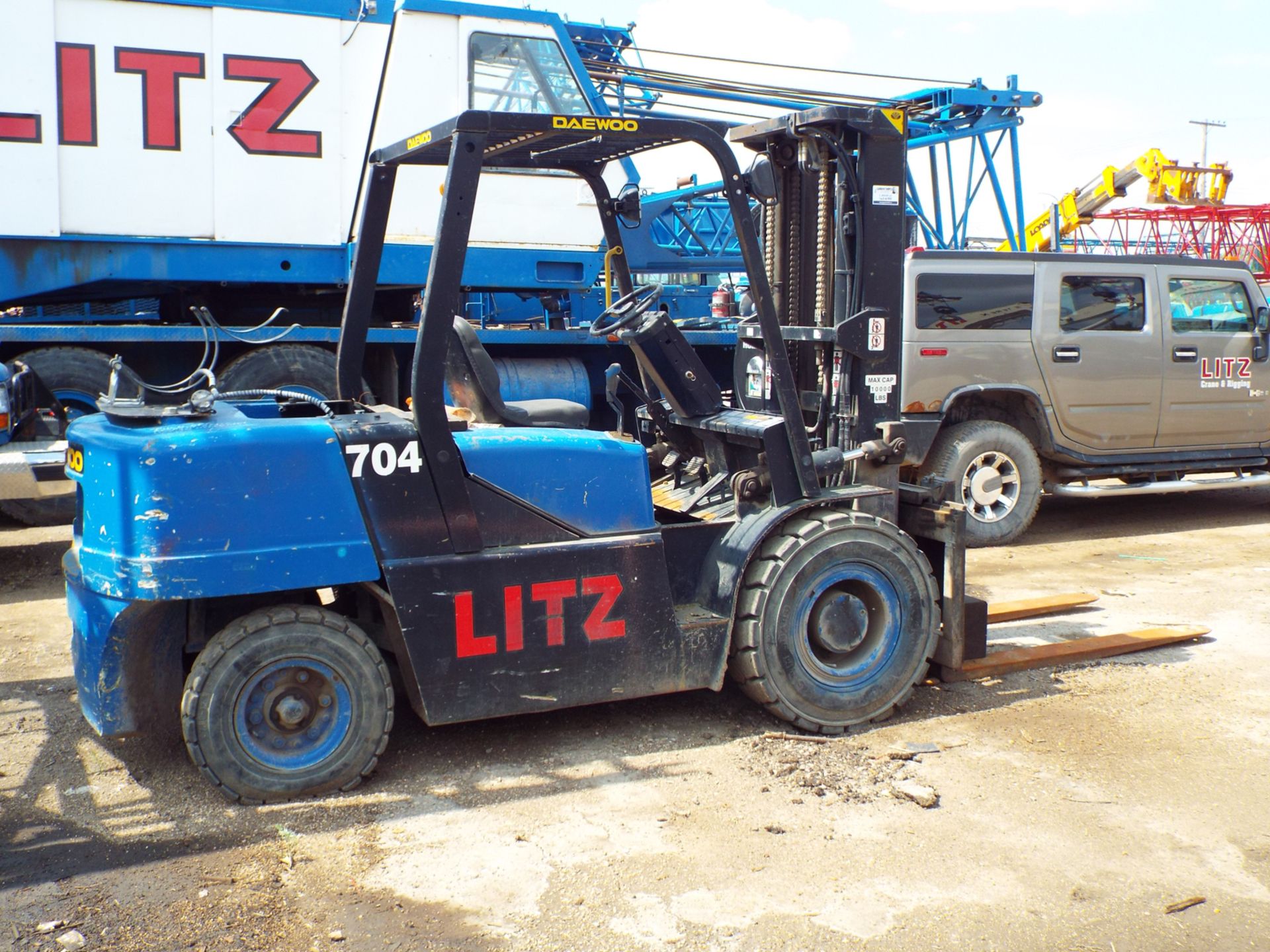 DAEWOO (2004) G455-2 FORKLIFT, PROPANE, PNEUMATIC TIRES, 8050 CAPACITY, 3-STAGE MAST, SIDE SHIFT, 5' - Image 4 of 5