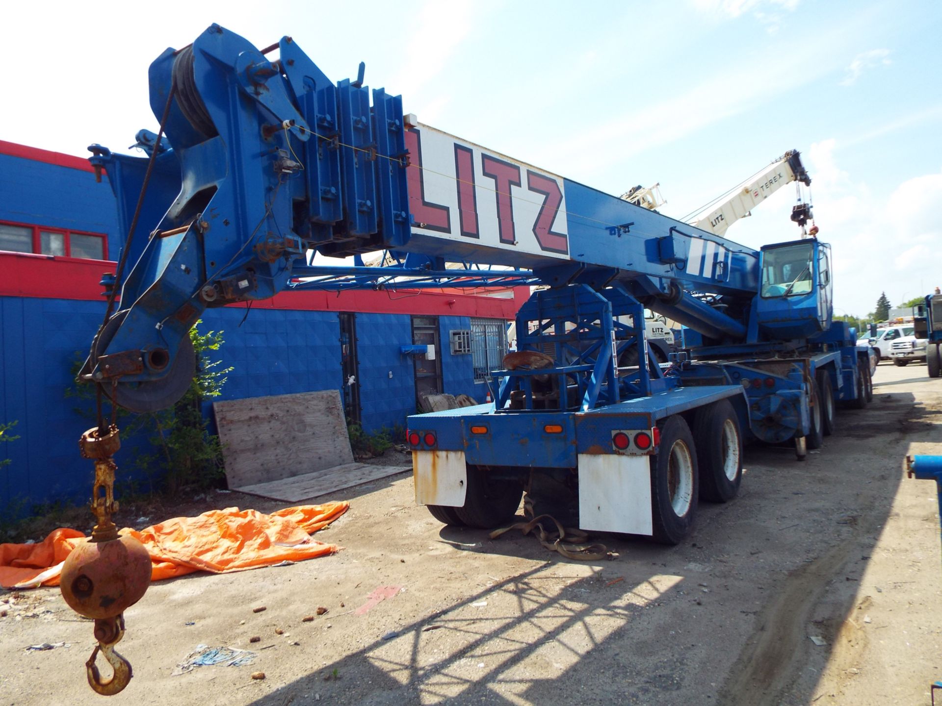 TEREX (1999) T750, 75 TON HYDRAULIC TRUCK MOUNTED CRANE, DETROIT SERIES 60 DIESEL ENGINE, 8 SPEED - Image 6 of 10