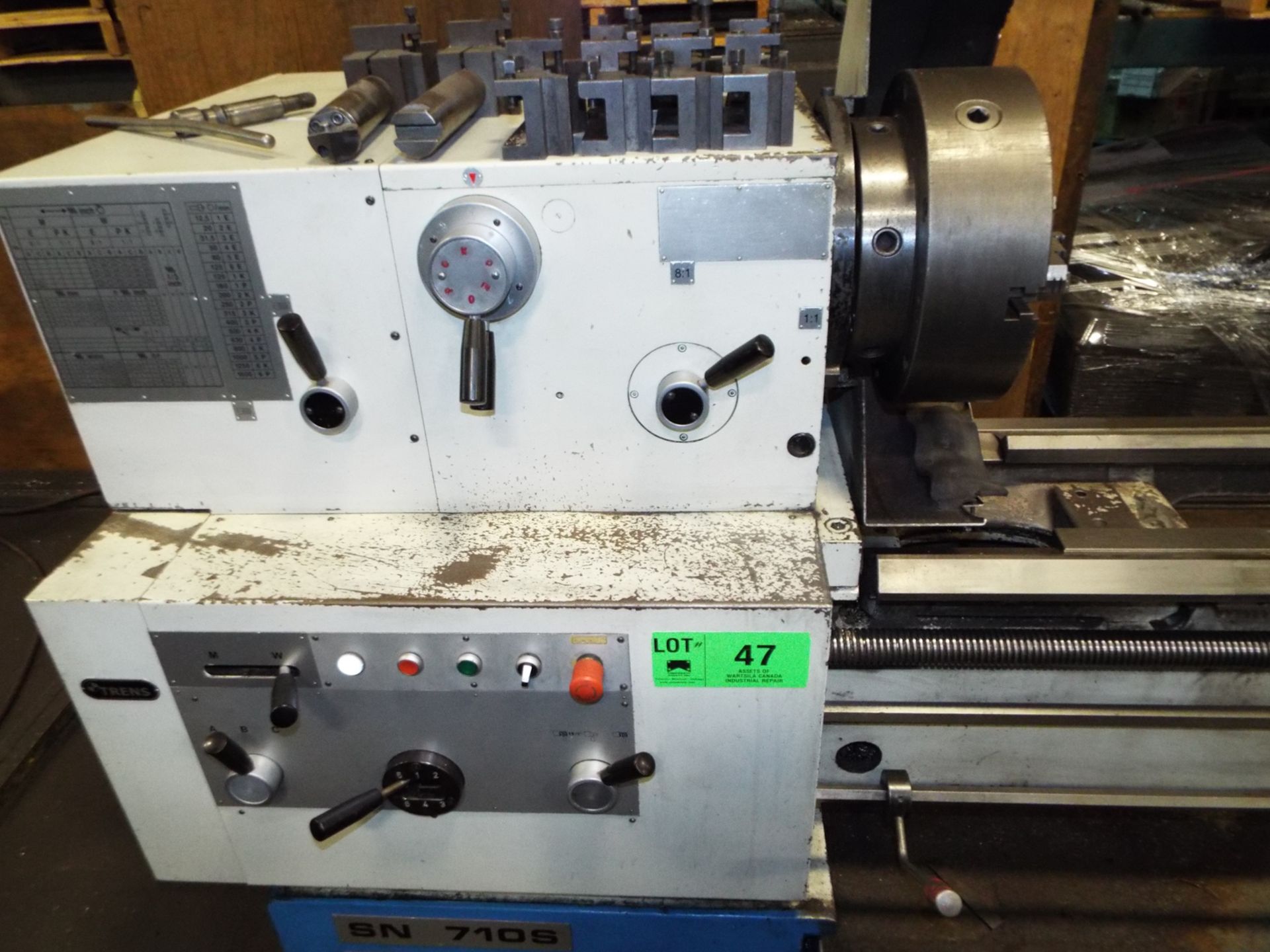 TOS SN 7105 ENGINE LATHE WITH 30" SWING OVER BED, 165" BETWEEN CENTERS, 4" SPINDLE BORE, SPEEDS TO - Image 4 of 10