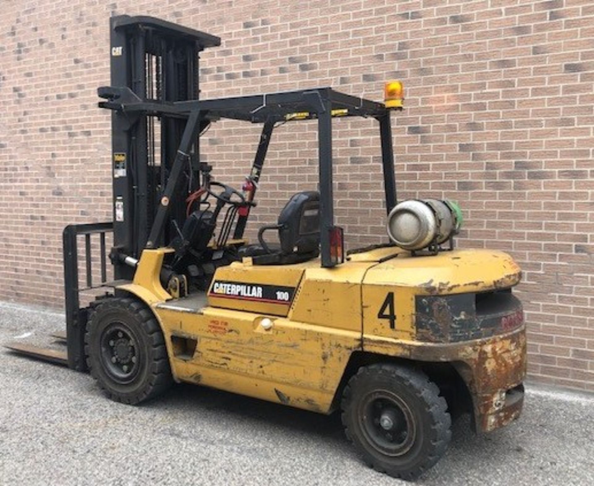 CATERPILLAR GP45 10,000 LBS CAP HIGH REACH LPG FORKLIFT WITH 238" MAX VERTICAL REACH, 3-STAGE HIGH - Image 7 of 12
