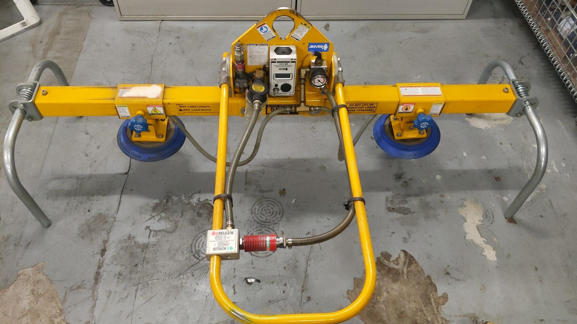 ANVER (2014) VPFL4-20-AIR-T-L VACUUM LIFTER WITH 500 LBS CAPACITY, S/N 0006478 - Image 2 of 4