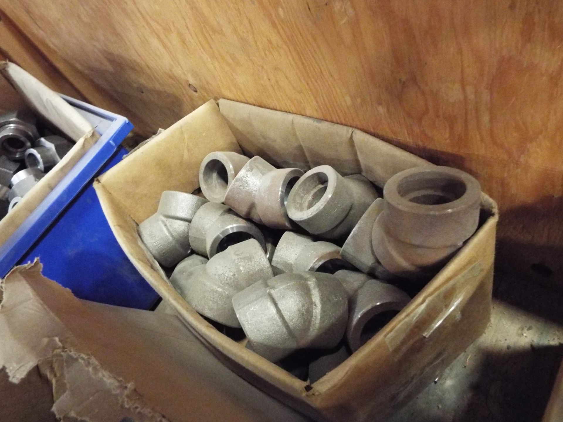 LOT/ PIPE FITTINGS INCLUDING TEES, COUPLINGS, AND ELBOWS - Image 12 of 12