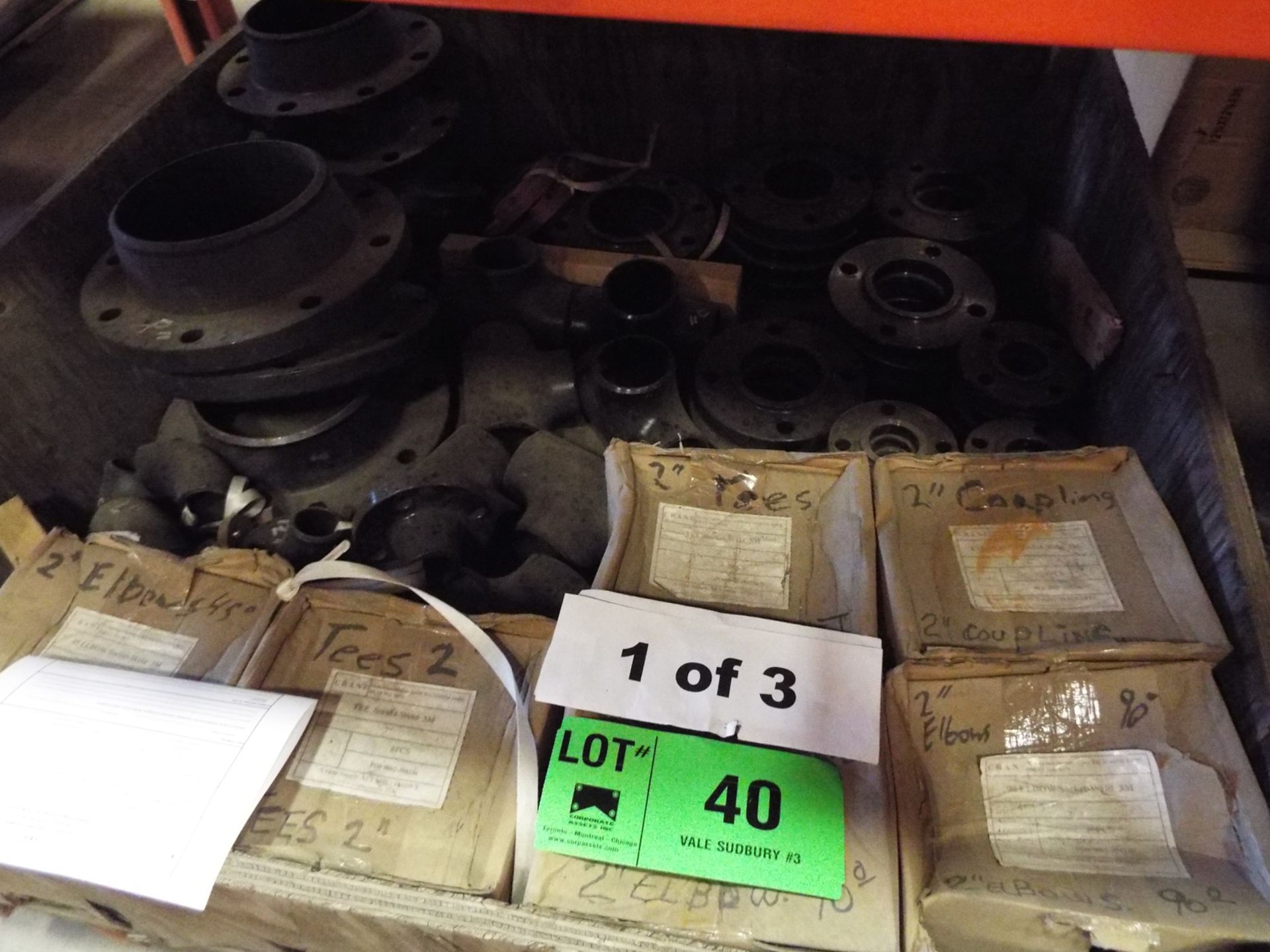 LOT/ PIPE FITTINGS INCLUDING TEES, COUPLINGS, AND ELBOWS
