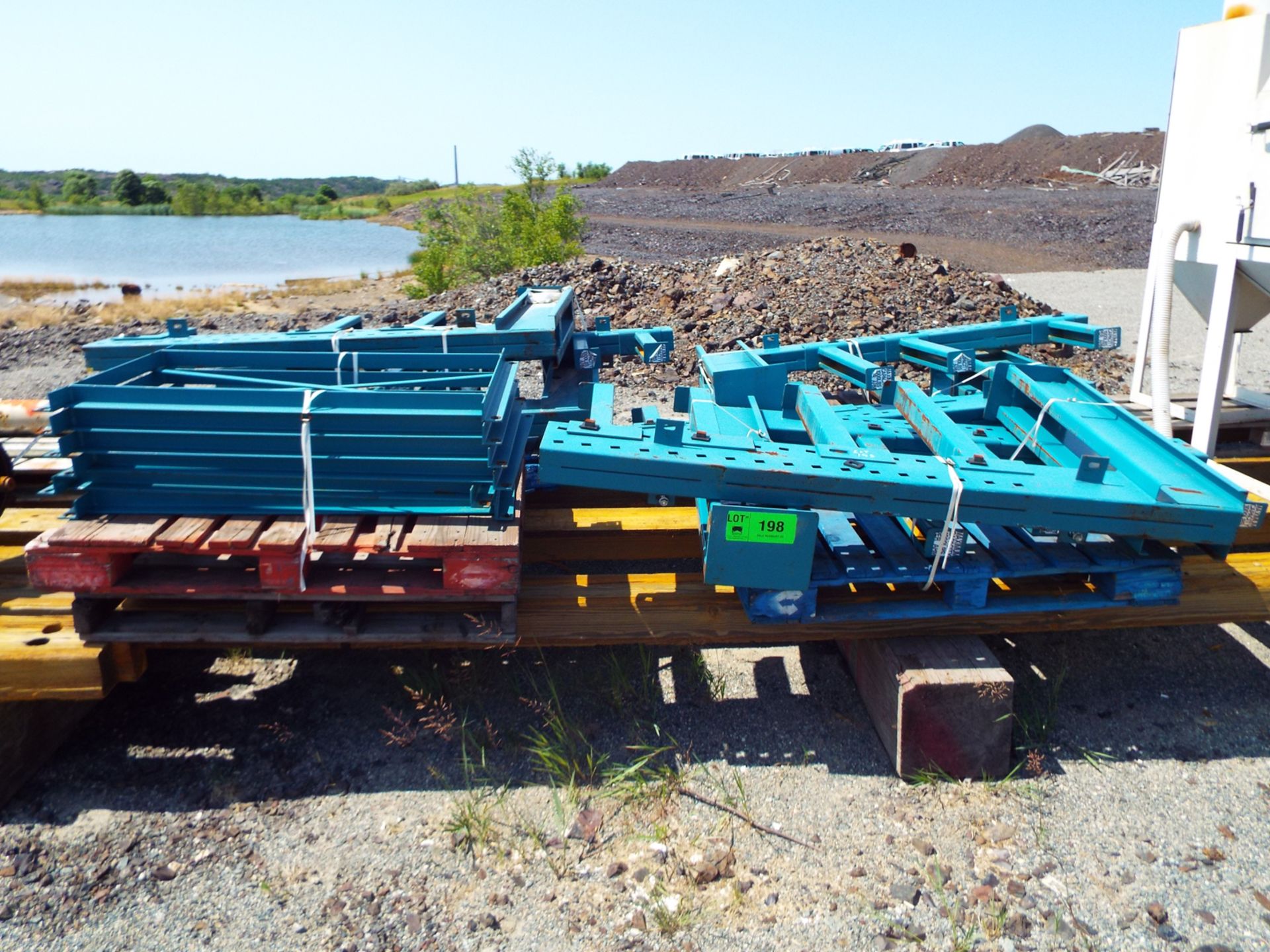 LOT/ CANTILEVER RACKING WITH 1000LB PER ARM CAPACITY