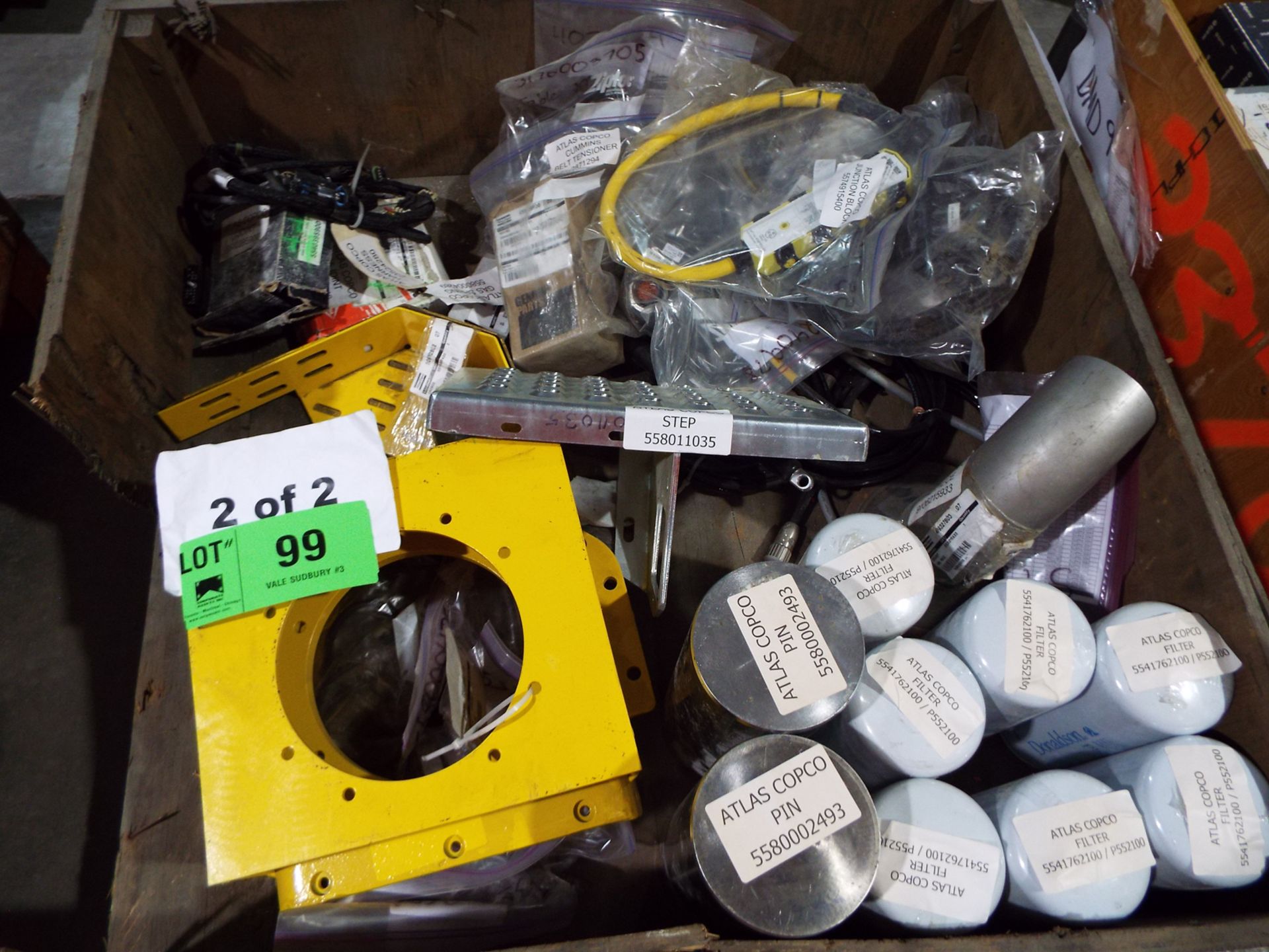 LOT/ ATLAS COPCO PARTS INCLUDING PINS, STEP, AND FILTERS