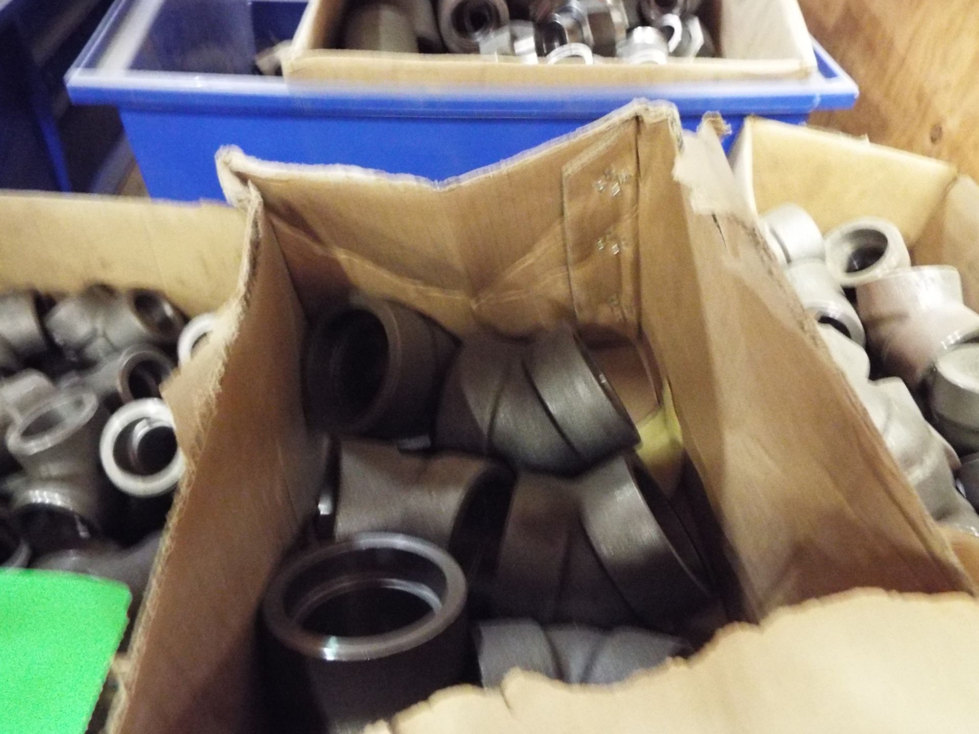 LOT/ PIPE FITTINGS INCLUDING TEES, COUPLINGS, AND ELBOWS - Image 11 of 12