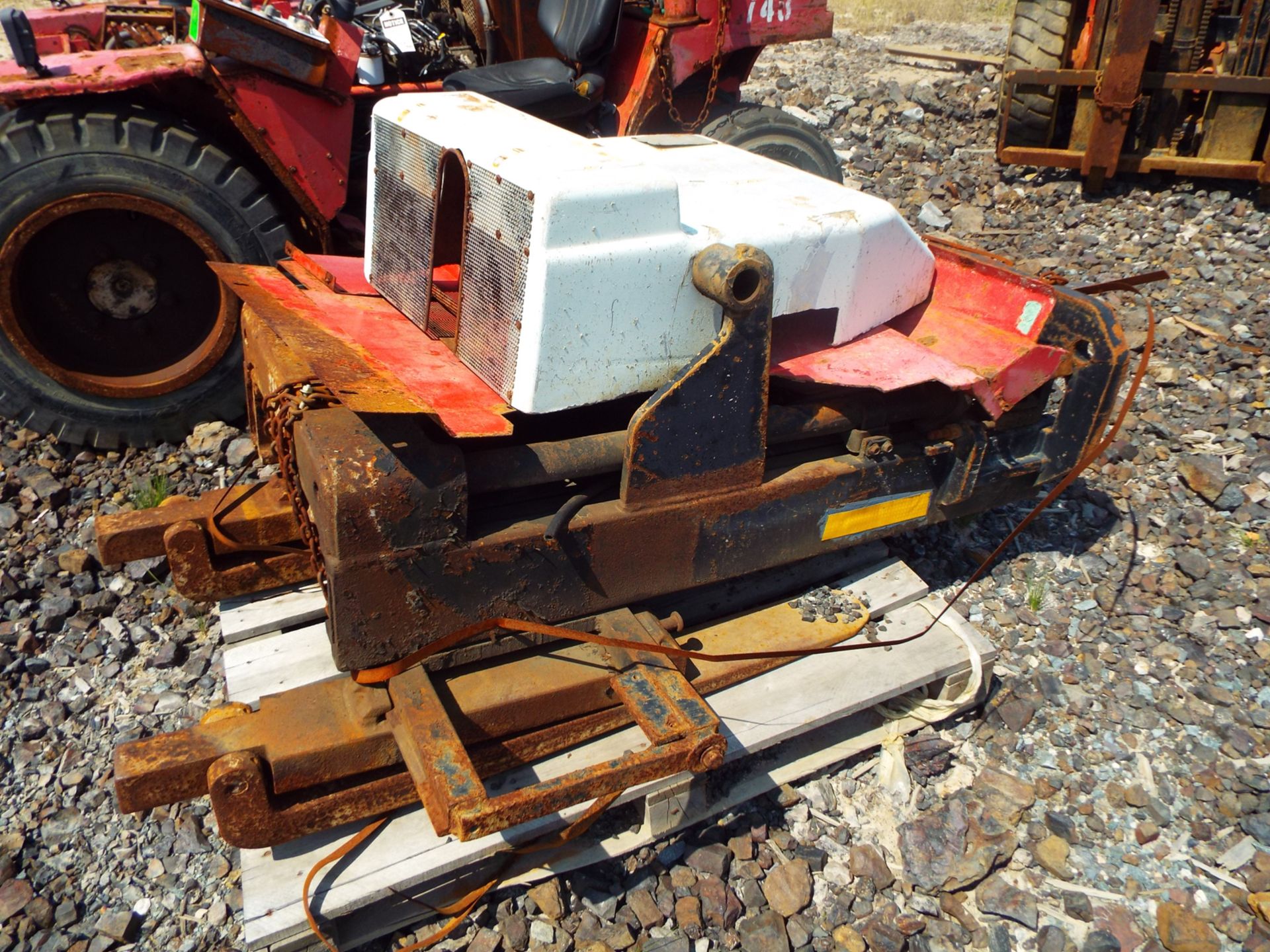 MANITOU FORKLIFT (DISASSEMBLED) - Image 8 of 8