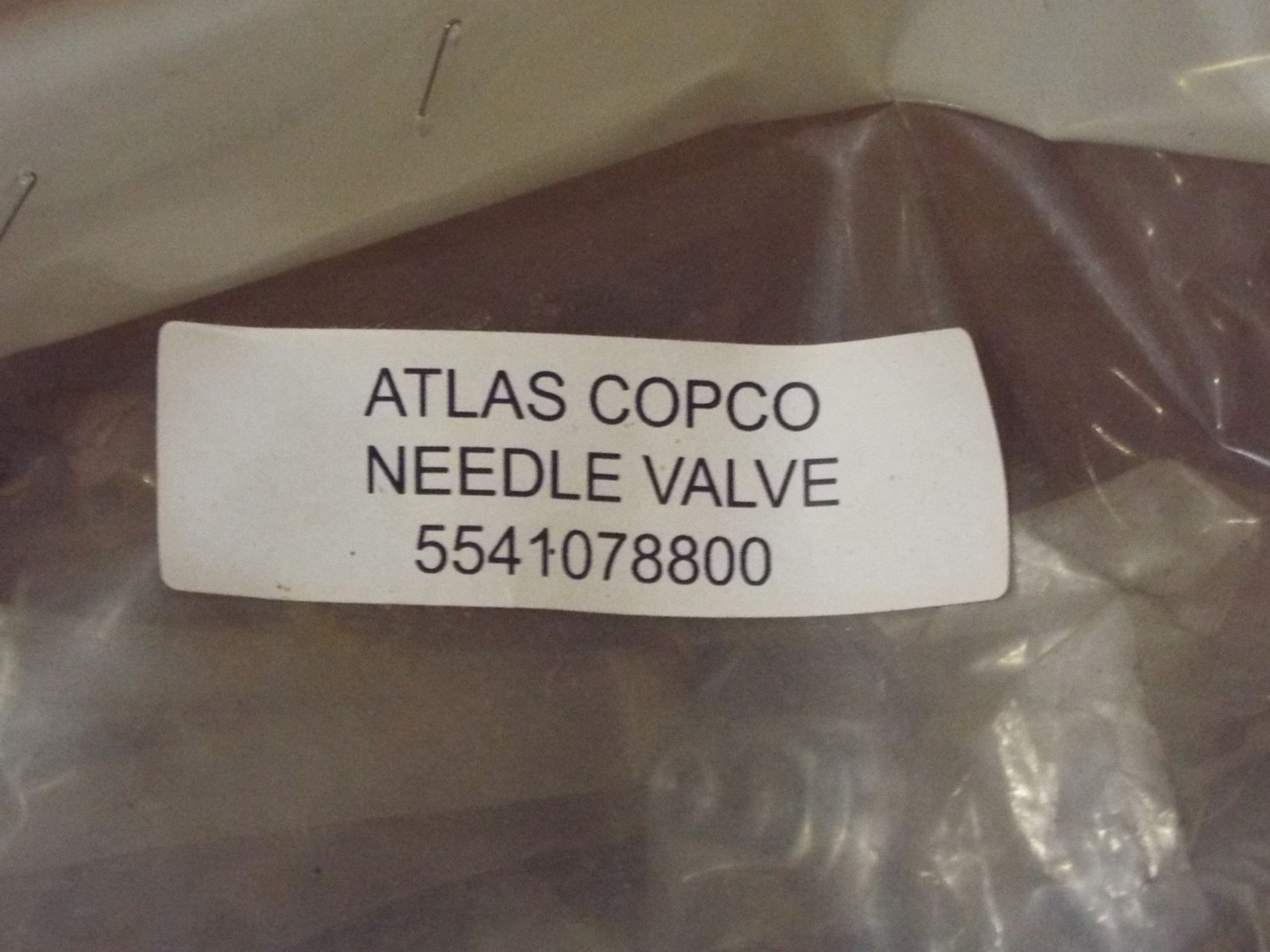 LOT/ ATLAS COPCO PARTS INCLUDING PIPE, FLOW CONTROL, NEEDLE VALVE, SEATBELT, HORN, AND HOSE - Image 4 of 14