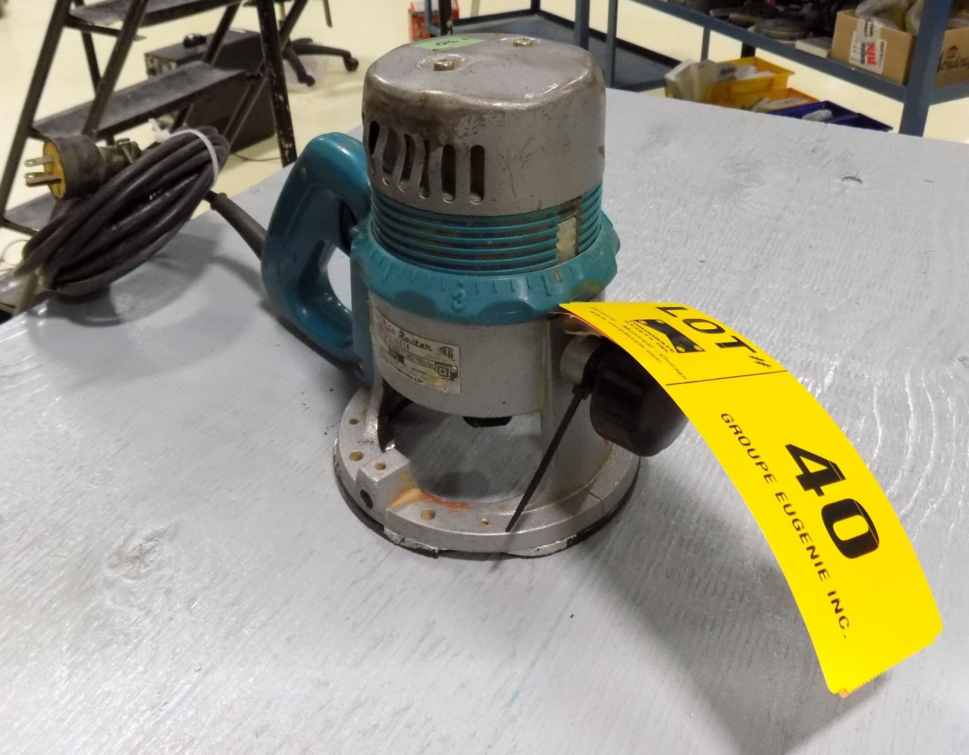 MAKITA PLUNGE ROUTER