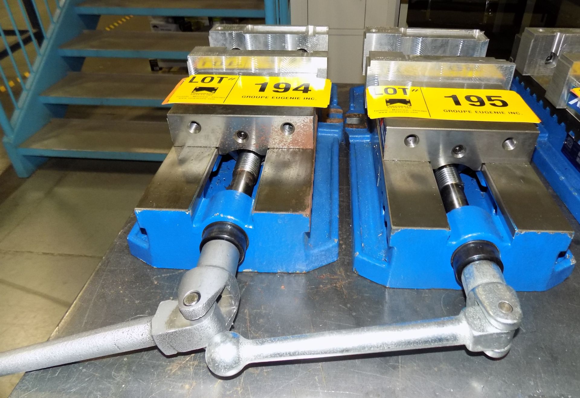 6" AUTO-WELL MACHINE VISE