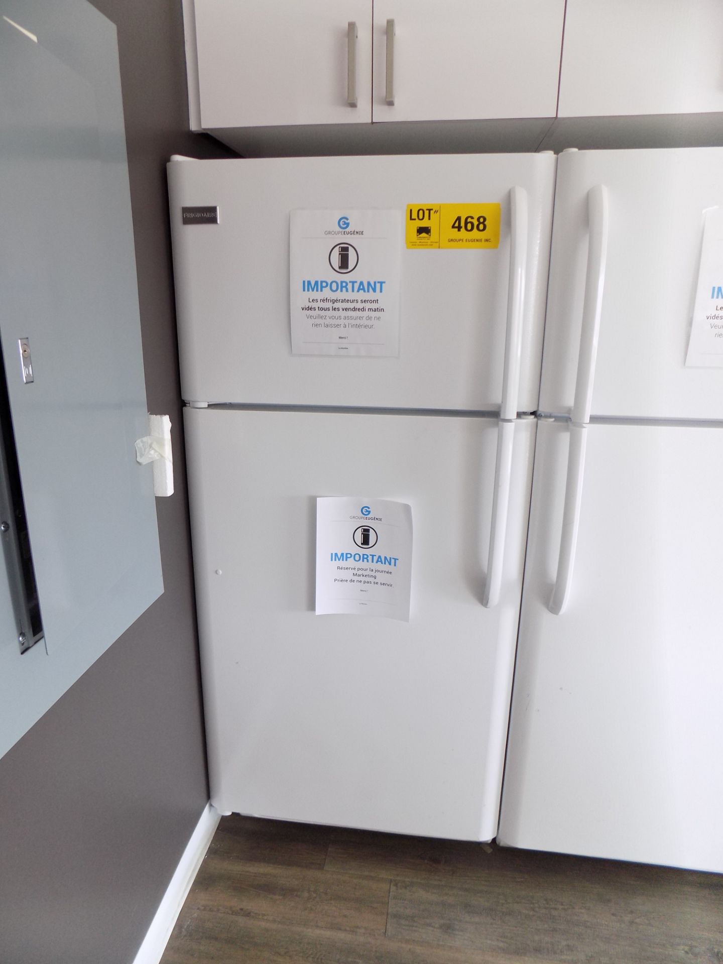 FRIGIDAIRE REFRIGERATOR