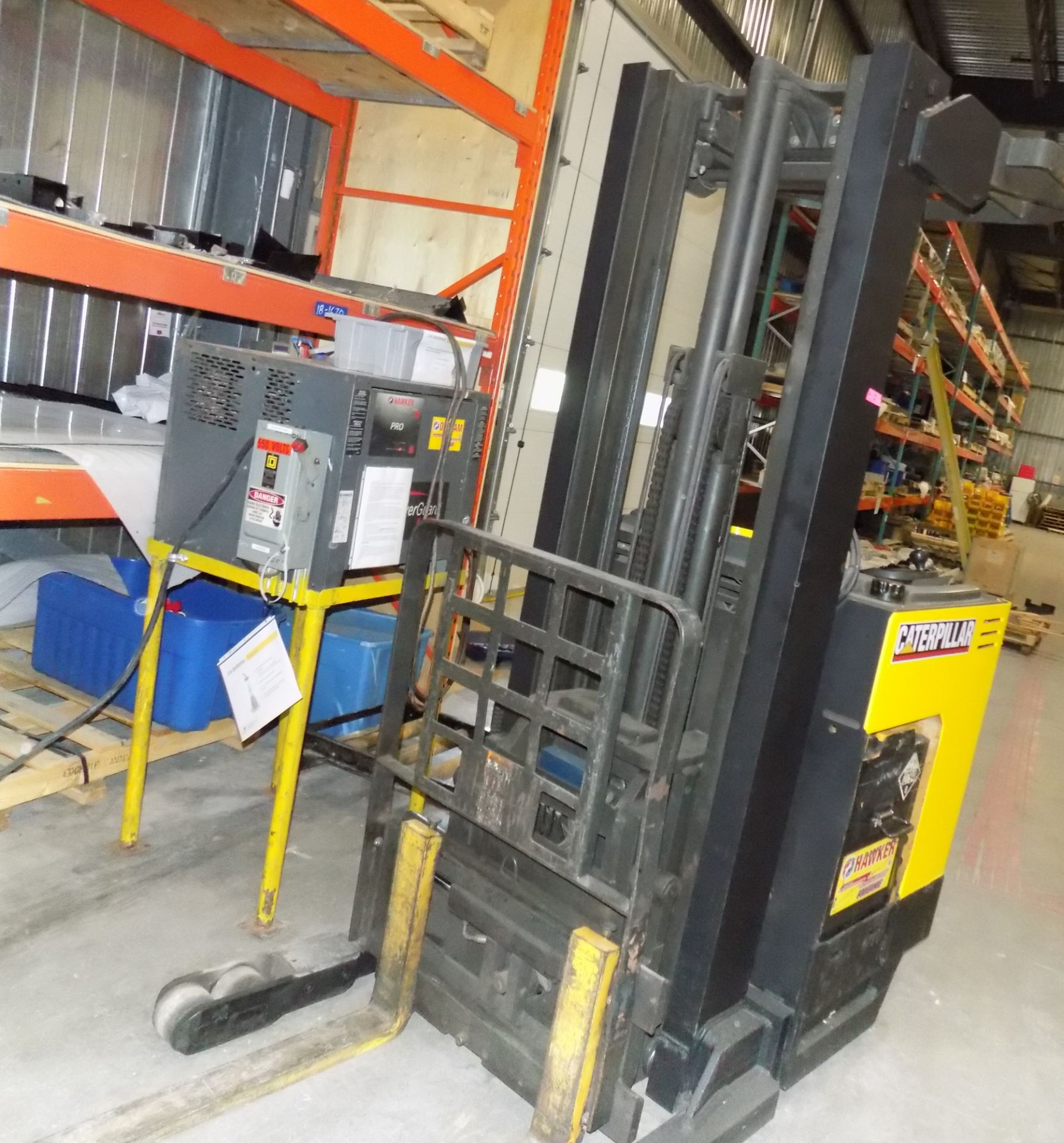 CATERPILLAR MNRR-40 4,000 LBS CAPACITY ELECTRIC REACH TRUCK WITH HAWKER PRO 36V BATTERY CHARGER, S/N - Image 3 of 3