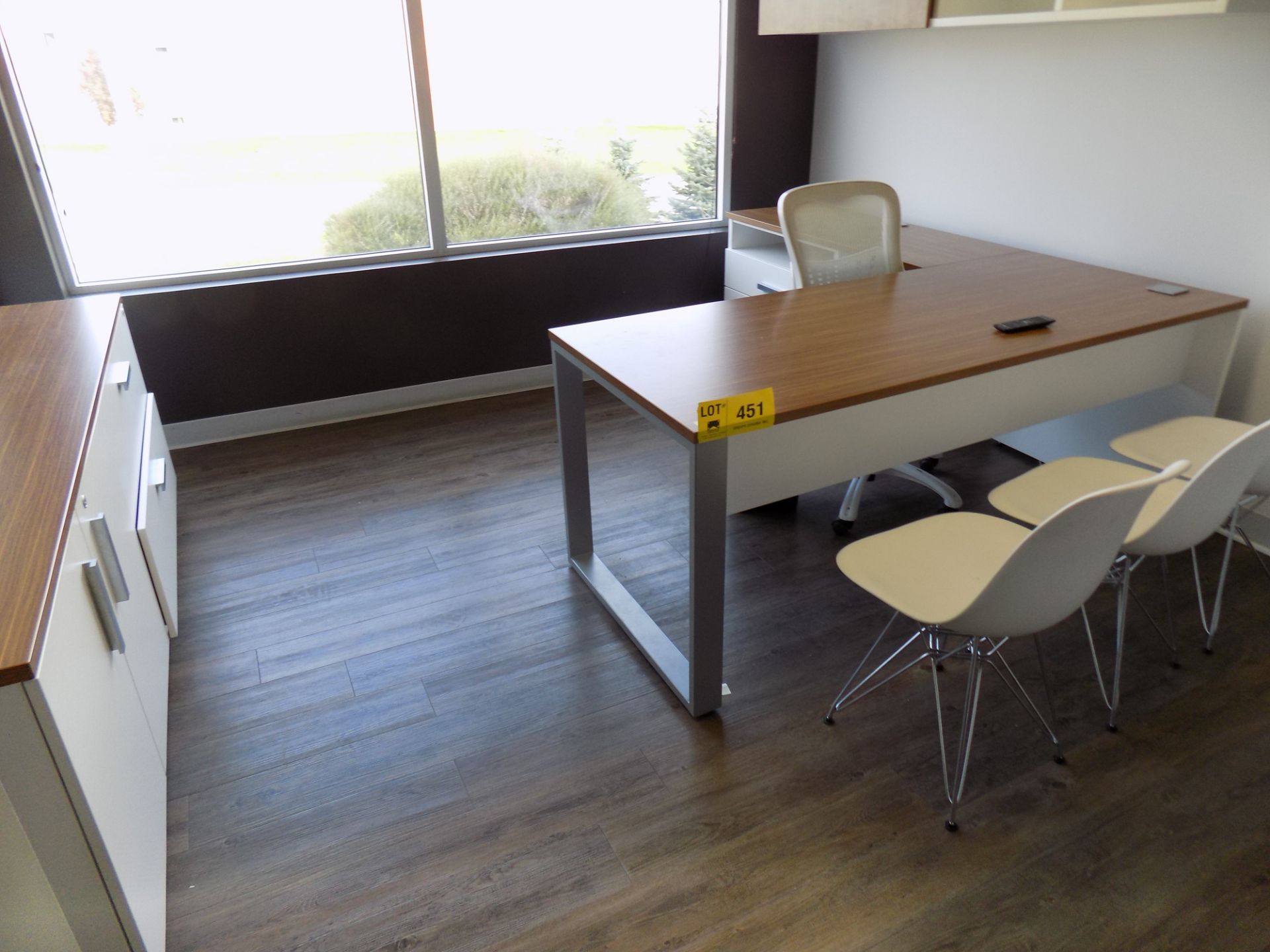 LOT/ OFFICE FURNITURE