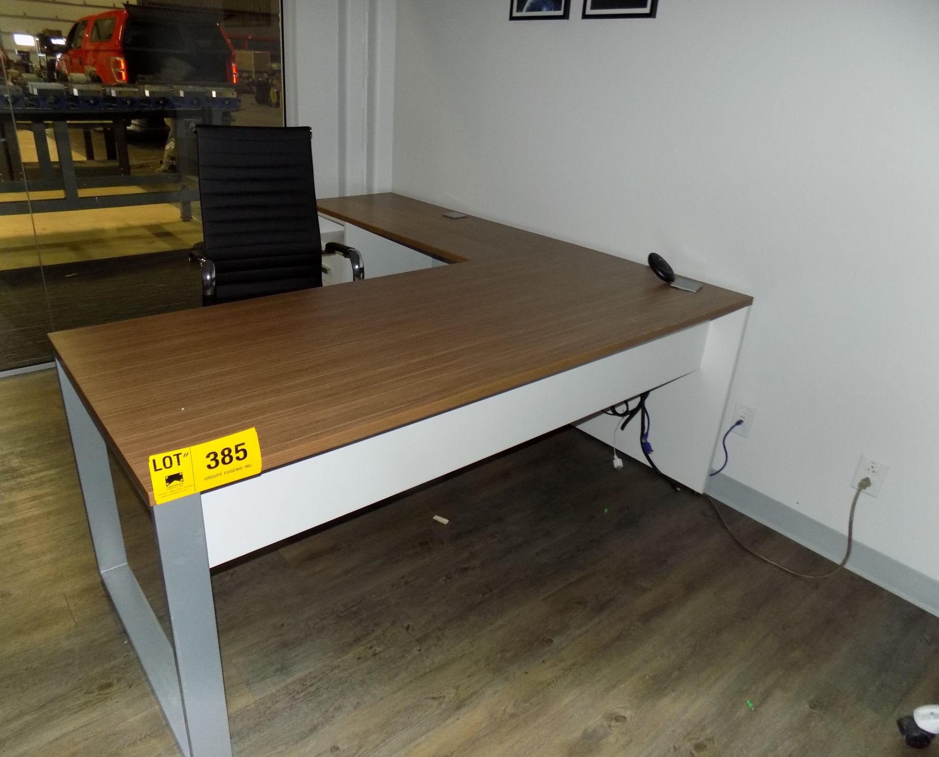 LOT/ L-SHAPE DESK WITH CHAIR