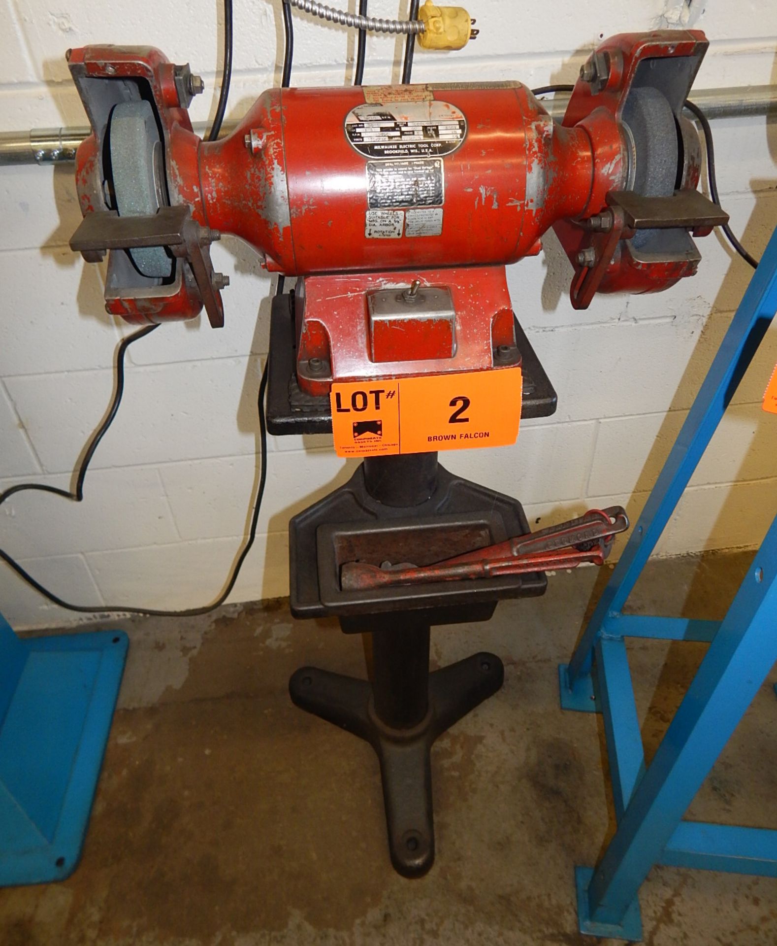 MILWAUKEE DOUBLE END PEDESTAL GRINDER