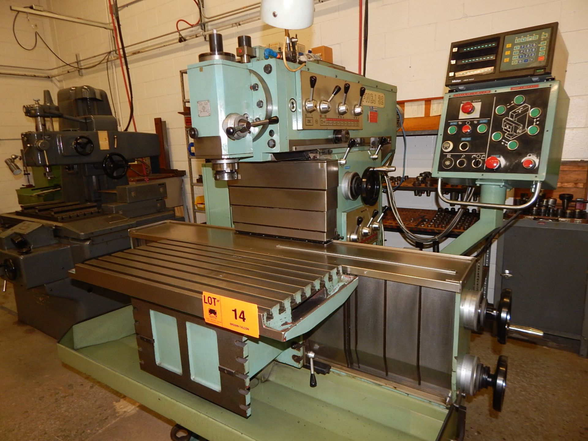 TOS FNGJ32 UNIVERSAL MILLING MACHINE WITH SPEEDS TO 2000 RPM, 32" X16" T-SLOT TABLE AND MITUTOYO 3 - Image 3 of 5