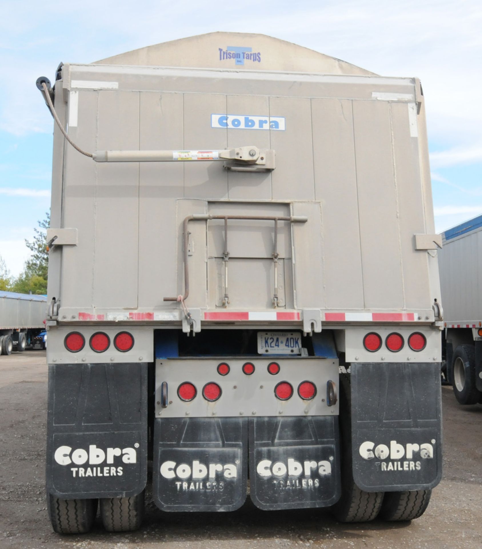 COBRA (2013) QUAD-AXLE ALUMINUM END DUMP BOX TRAILER WITH COMPOSITE FLOOR, 39-40 METRIC TON - Image 5 of 16