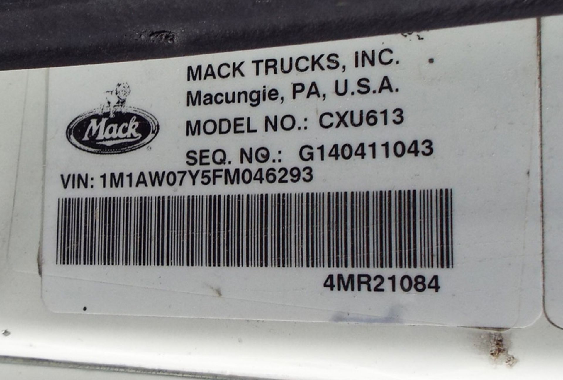 MACK (2015) CXU613 DAY CAB TRUCK WITH 445HP MP8 DIESEL ENGINE, 13 SPEED EATON FULLER TRANSMISSION, - Image 11 of 11