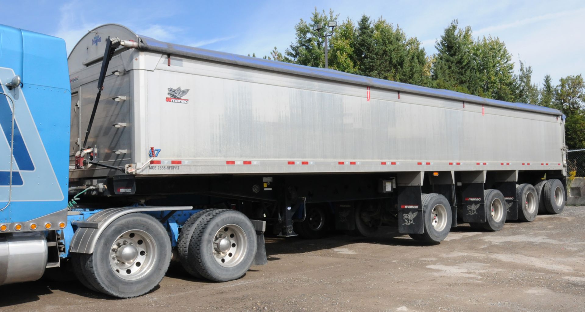 MANAC (2018) QUAD-AXLE ALUMINUM END DUMP BOX TRAILER WITH COMPOSITE FLOOR, 39-40 METRIC TON