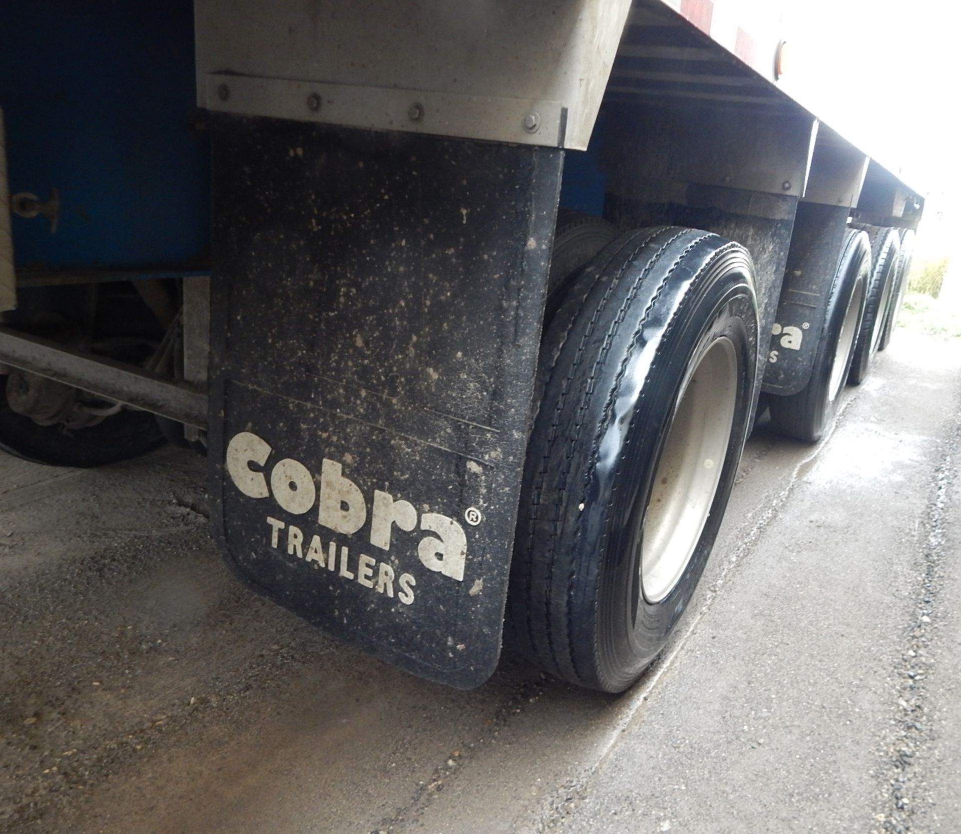 COBRA (2013) QUAD-AXLE ALUMINUM END DUMP BOX TRAILER WITH COMPOSITE FLOOR, 39-40 METRIC TON - Image 8 of 16