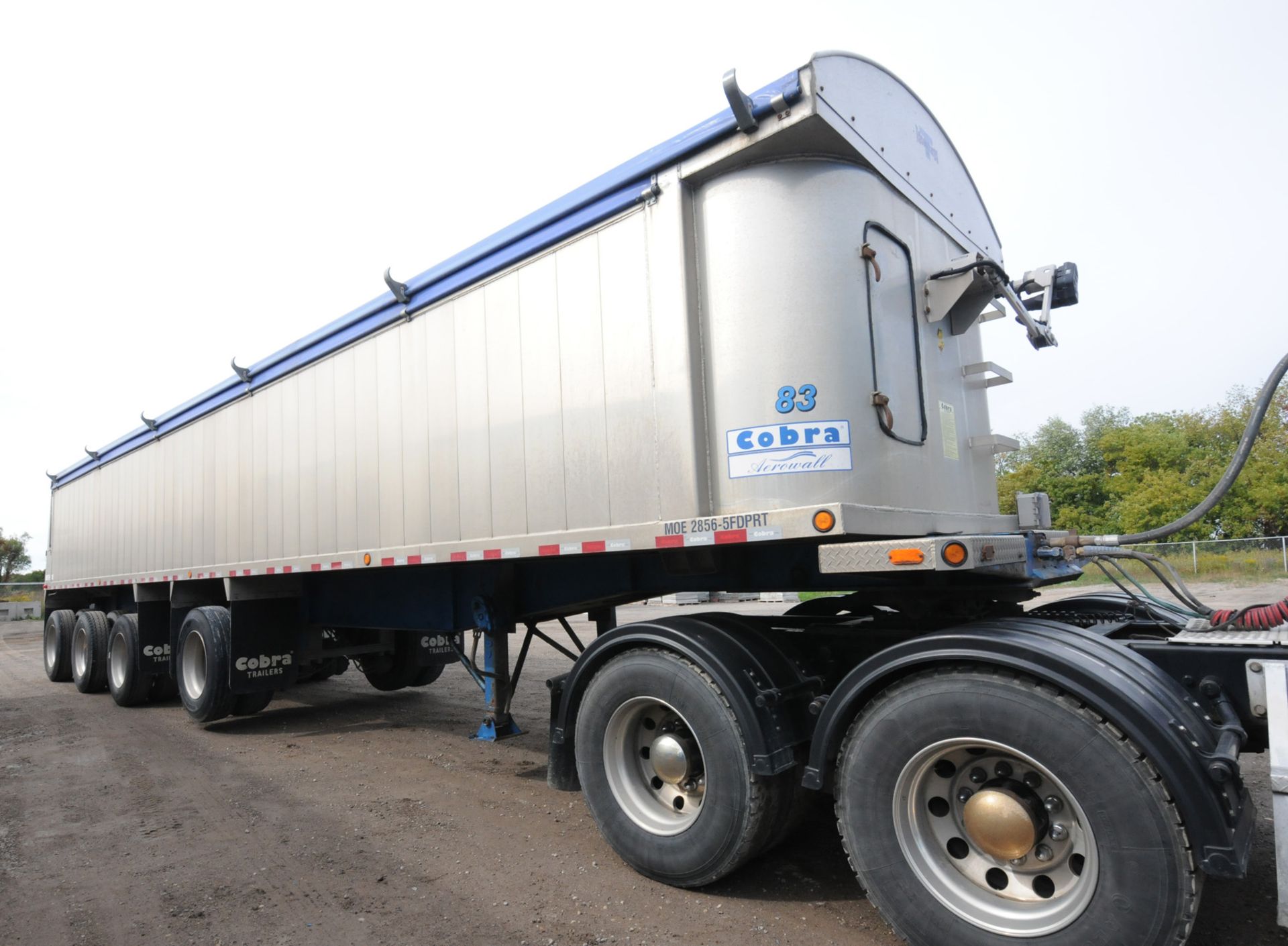 COBRA (2013) QUAD-AXLE ALUMINUM END DUMP BOX TRAILER WITH COMPOSITE FLOOR, 39-40 METRIC TON - Image 9 of 16