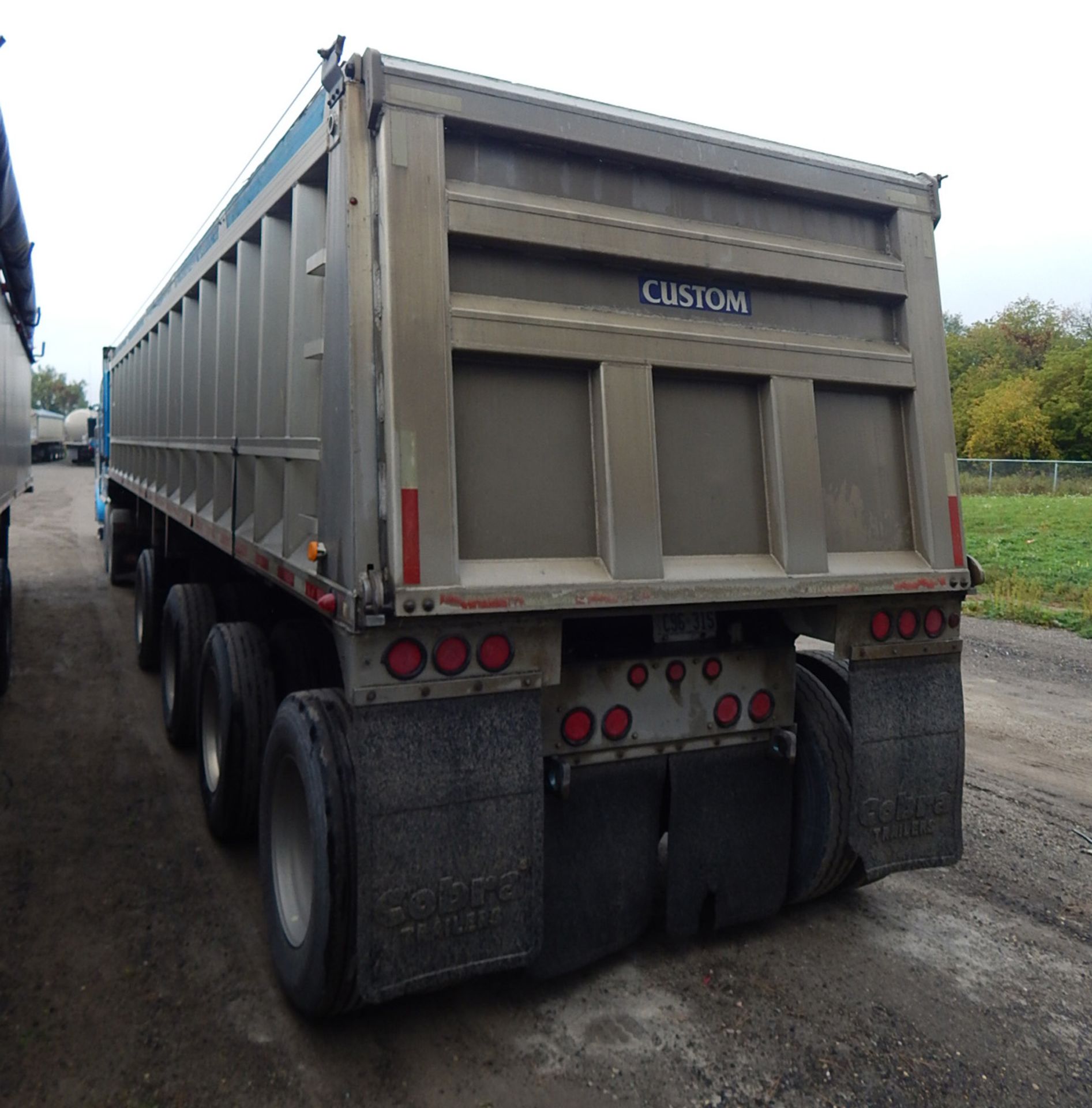 CUSTOM (2006) QUAD-AXLE ALUMINUM END DUMP BOX TRAILER WITH COMPOSITE FLOOR, 39-40 METRIC TON - Image 12 of 15