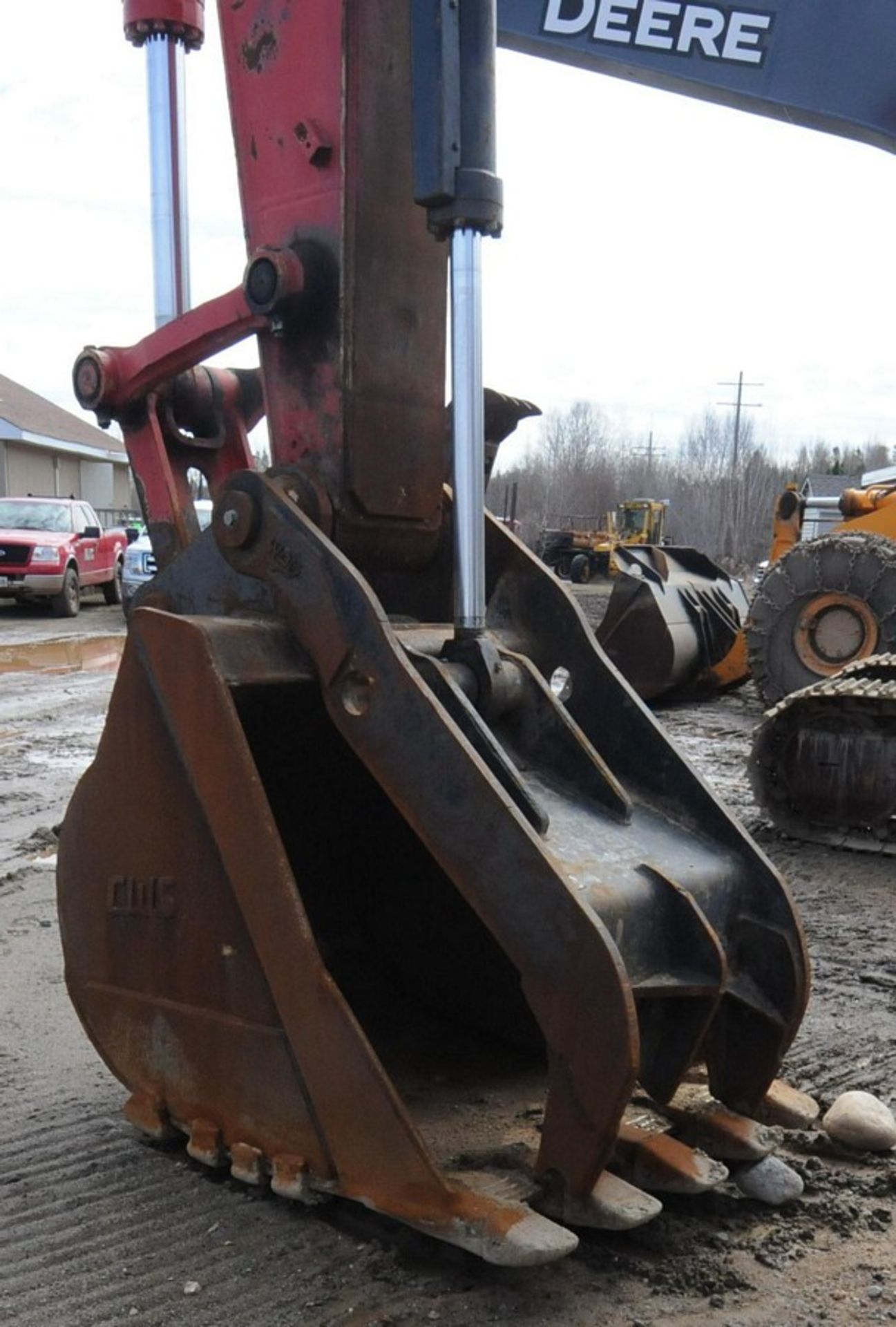 LINK-BELT (2008) 330LX HYDRAULIC EXCAVATOR WITH ISUZU AA-6HK1XQB TURBO DIESEL ENGINE WITH 247 HP, - Image 11 of 13